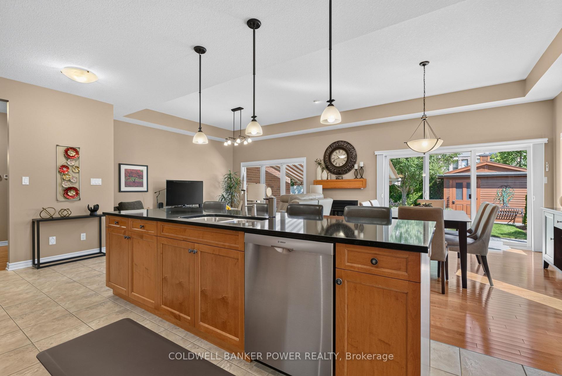 Photo 11 of 3182 Pincombe Drive, London, South W — HOMEH