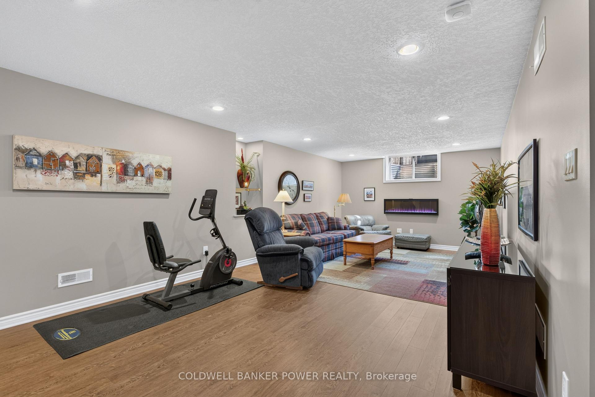 Photo 27 of 3182 Pincombe Drive, London, South W — HOMEH