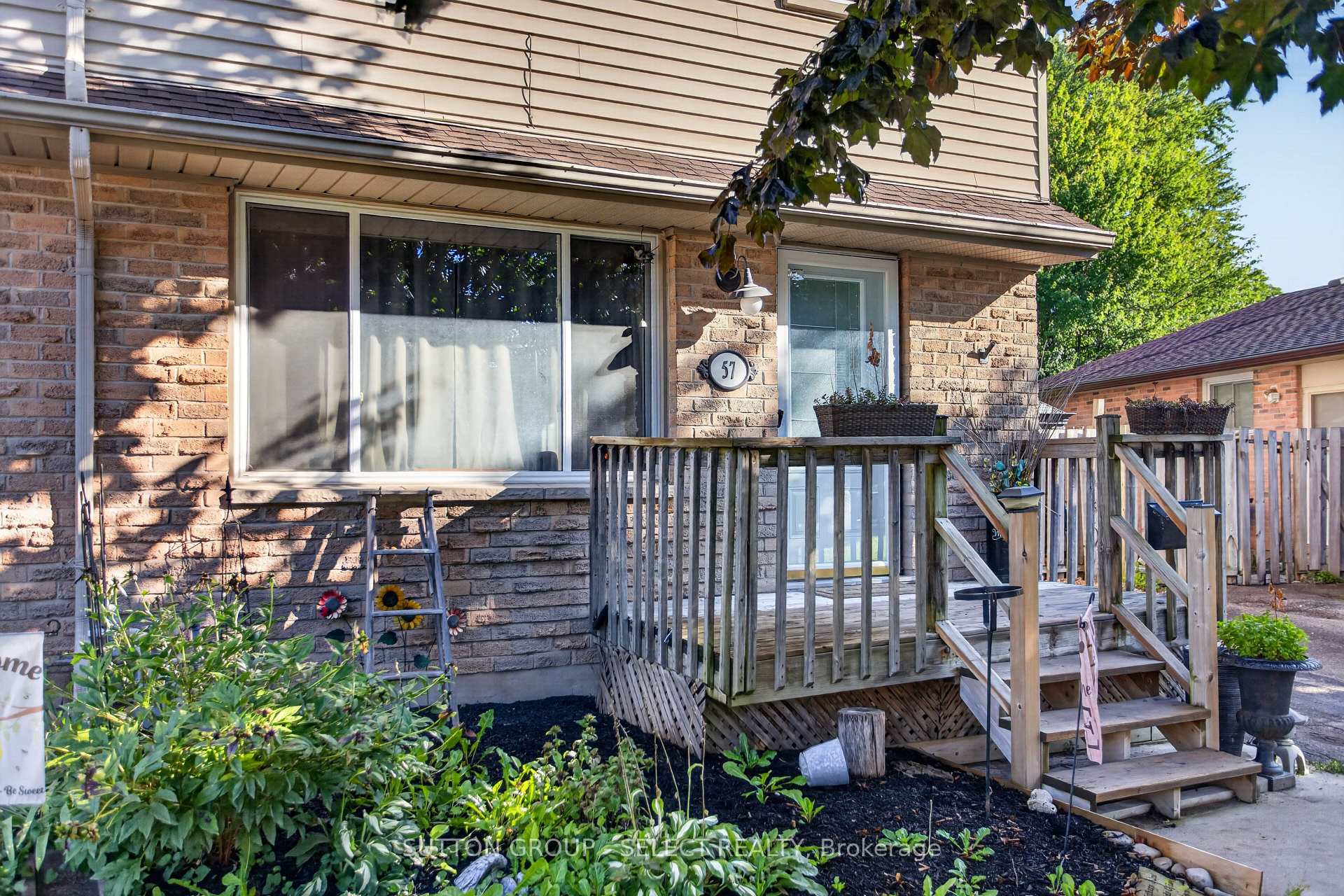 Photo 2 of 57 Edgemere Place, London, South T — HOMEH