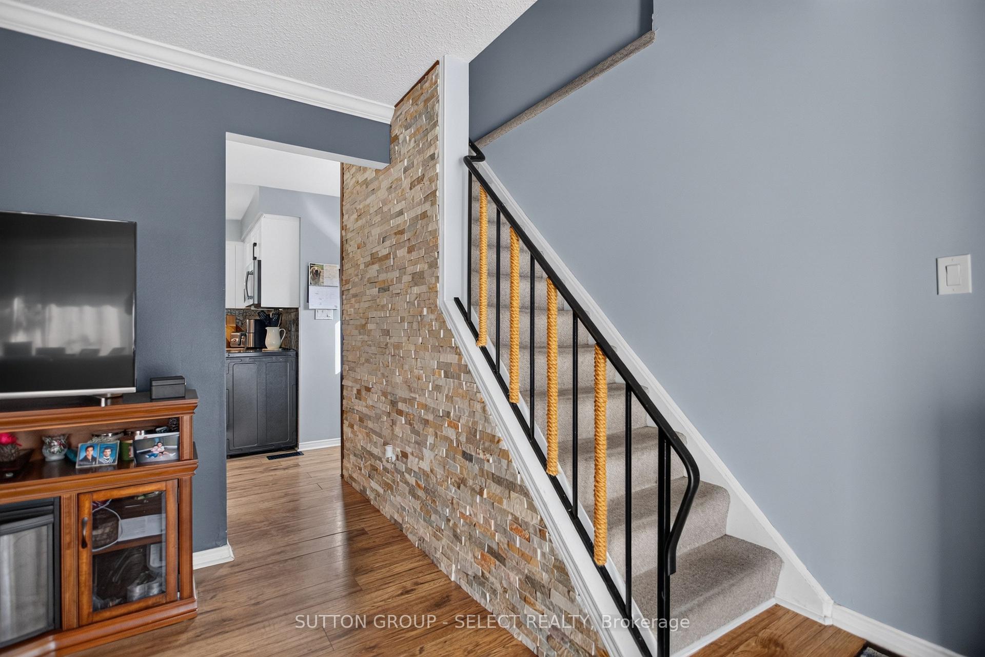 Photo 5 of 57 Edgemere Place, London, South T — HOMEH