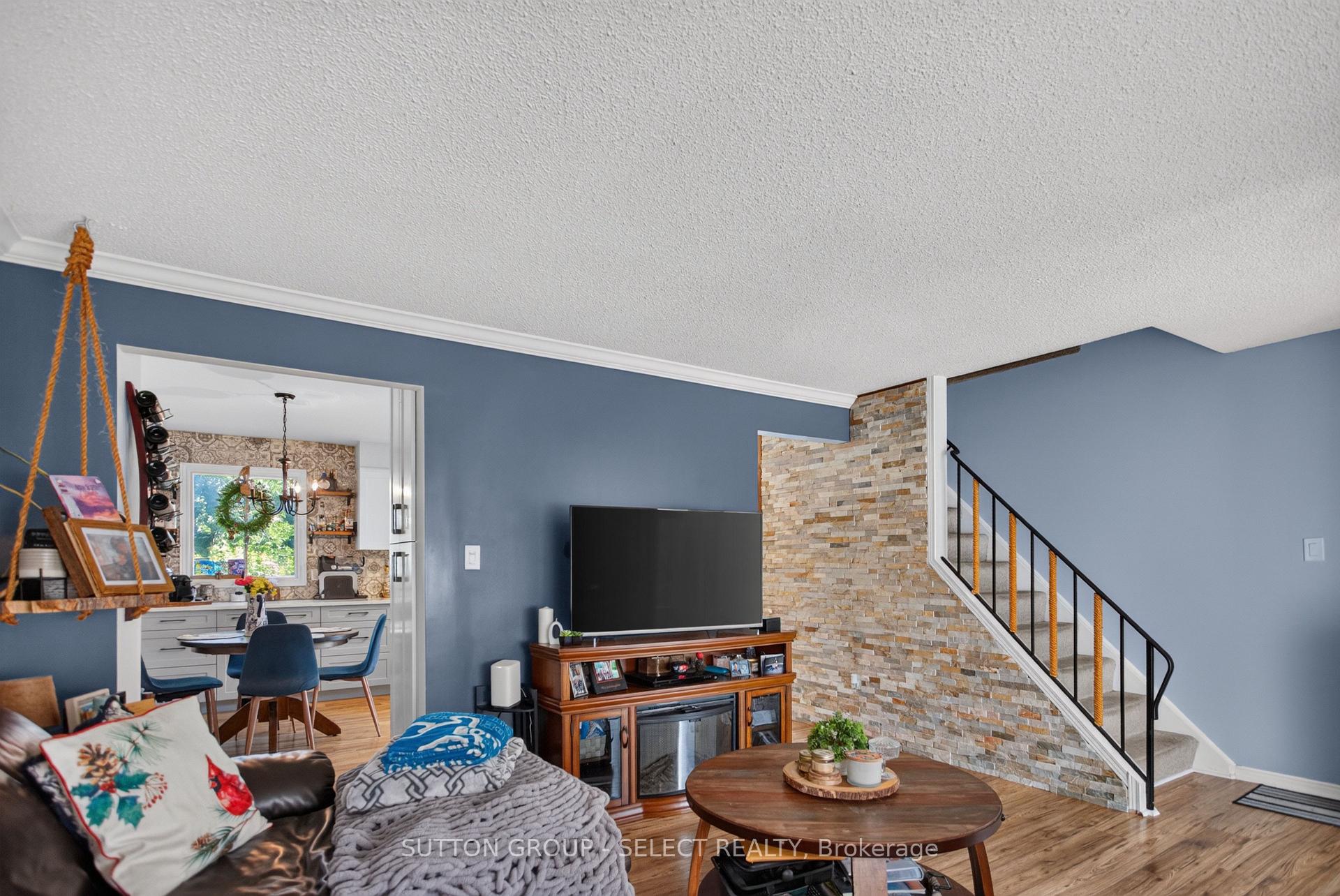 Photo 9 of 57 Edgemere Place, London, South T — HOMEH