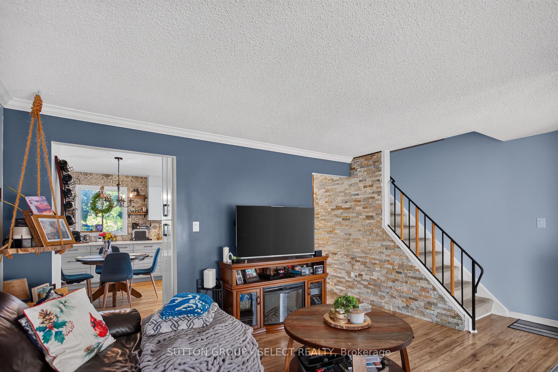 Photo 10 of 57 Edgemere Place, London, South T — HOMEH