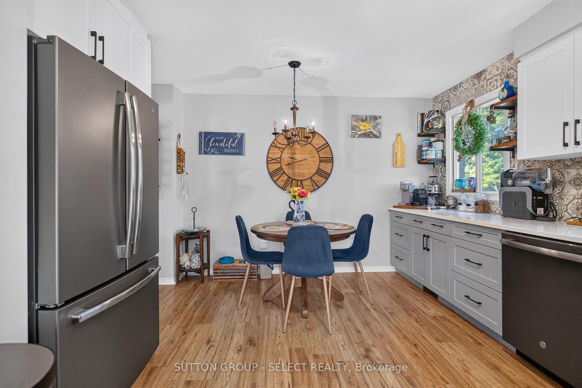 Photo 15 of 57 Edgemere Place, London, South T — HOMEH