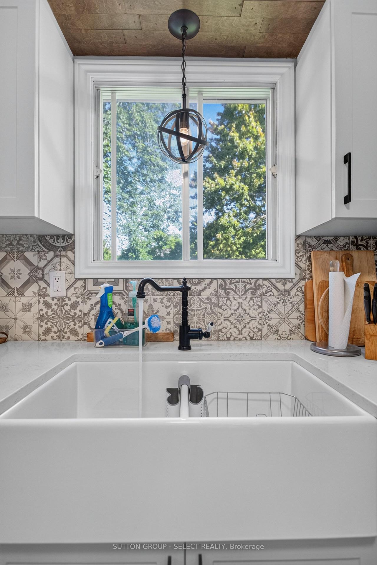 Photo 19 of 57 Edgemere Place, London, South T — HOMEH
