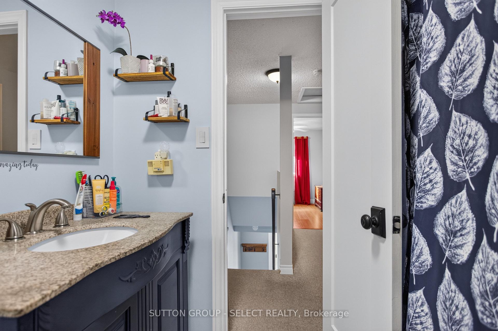 Photo 30 of 57 Edgemere Place, London, South T — HOMEH