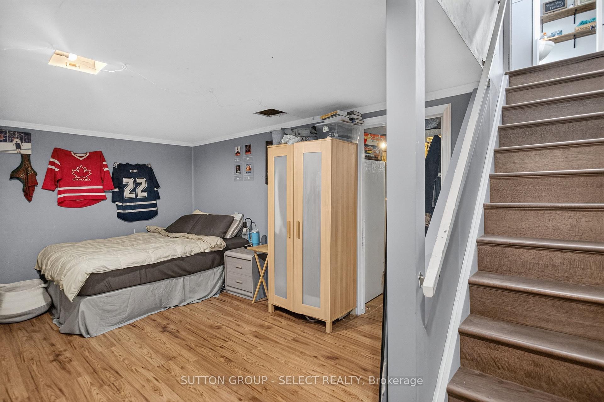Photo 32 of 57 Edgemere Place, London, South T — HOMEH