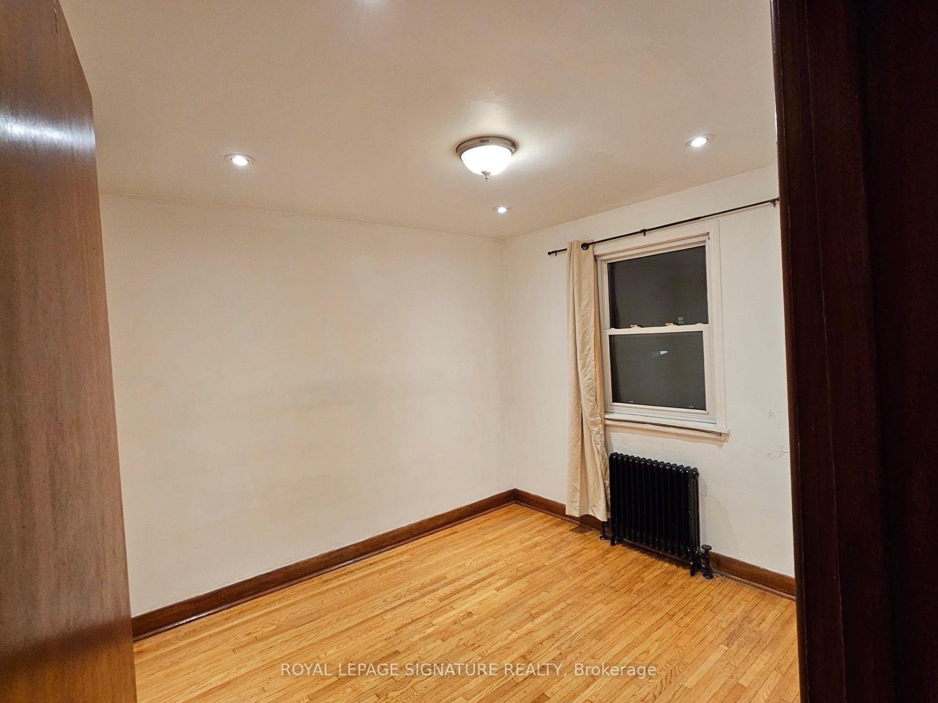 Photo 3 of Unit 3, 71 Thirteenth Street, Etobicoke, New Toronto — HOMEH
