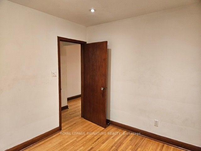 Photo 4 of Unit 3, 71 Thirteenth Street, Etobicoke, New Toronto — HOMEH