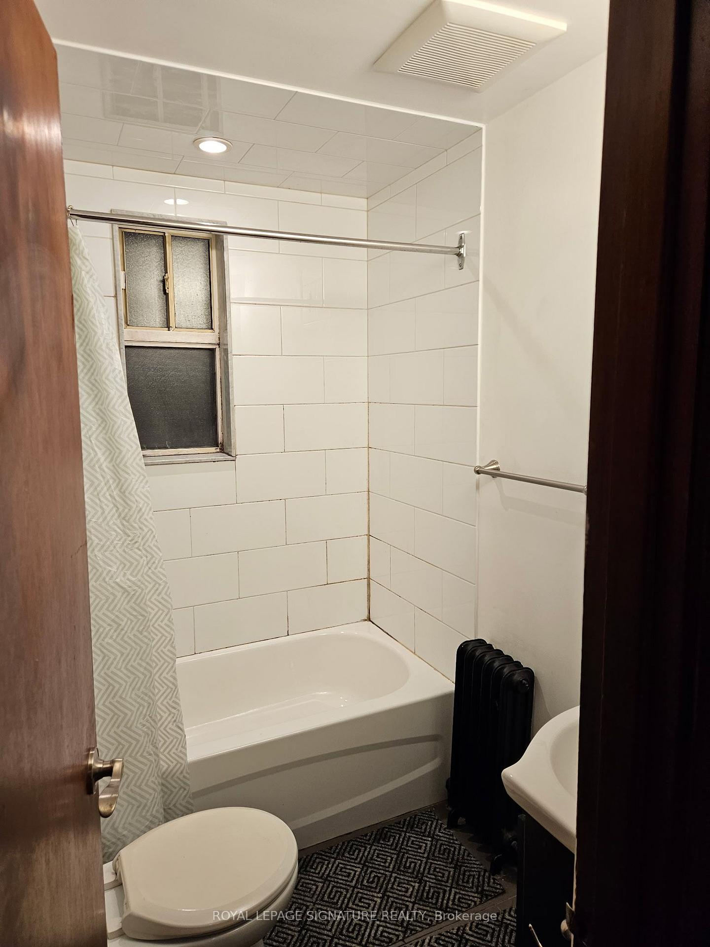 Photo 8 of Unit 3, 71 Thirteenth Street, Etobicoke, New Toronto — HOMEH