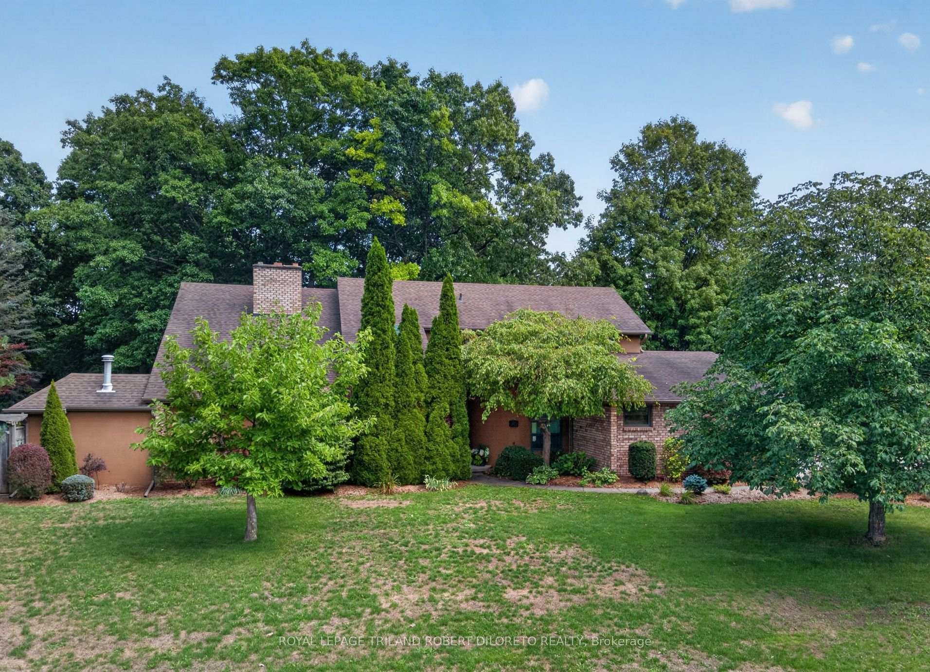 Photo 2 of 39 Westbrook Drive, Middlesex Centre, Kilworth — HOMEH
