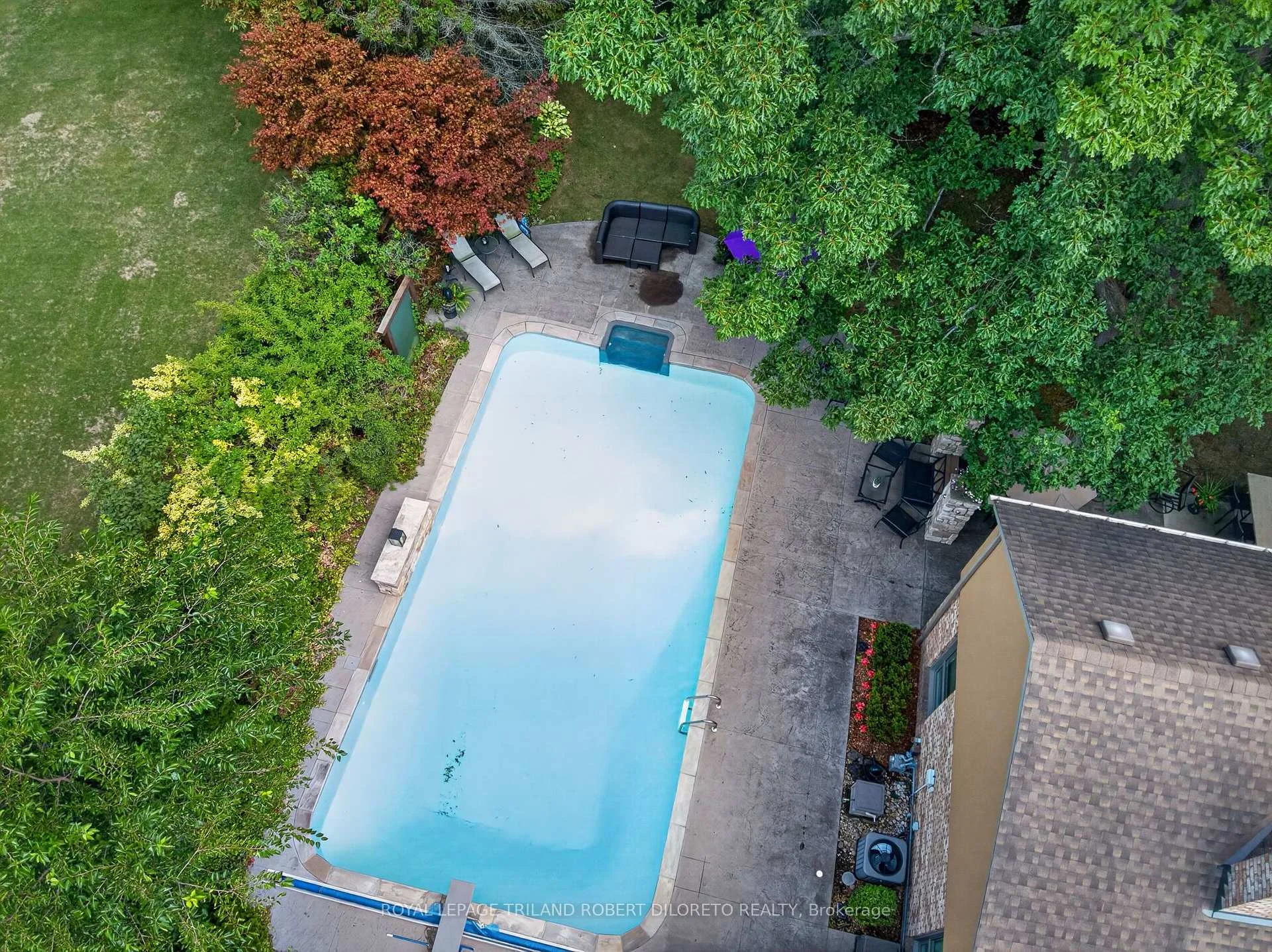 Photo 37 of 39 Westbrook Drive, Middlesex Centre, Kilworth — HOMEH