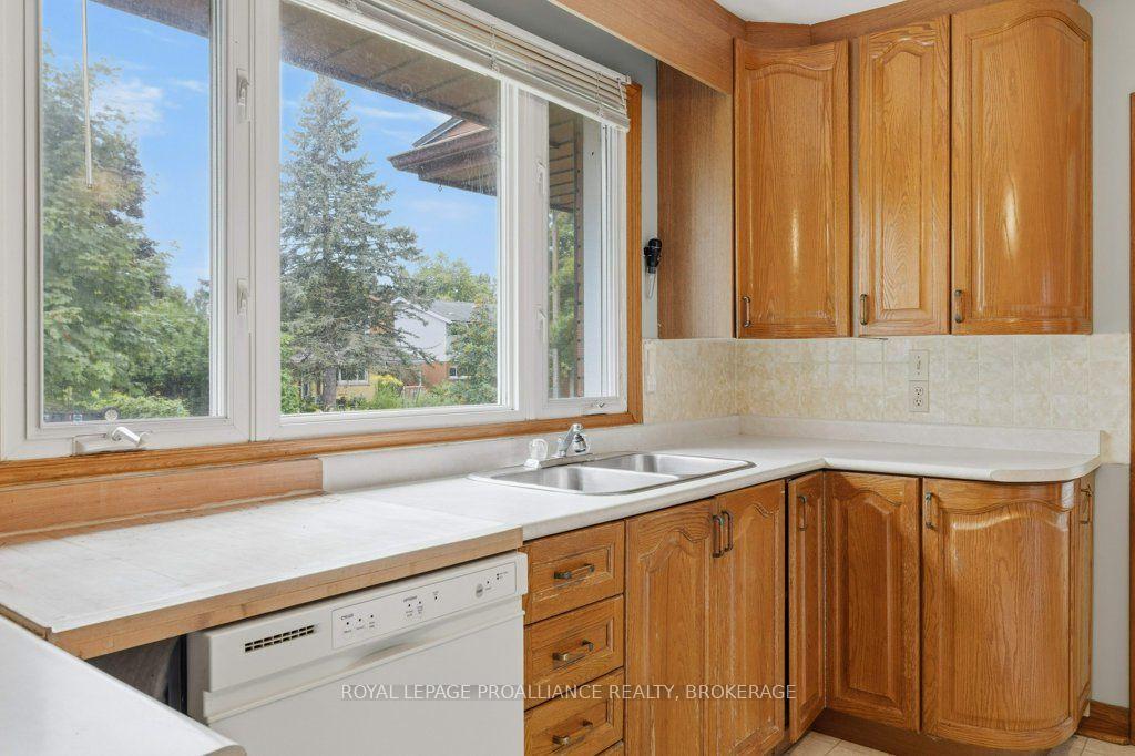 Photo 10 of 59 Campbell Crescent, Kingston, Central City West — HOMEH