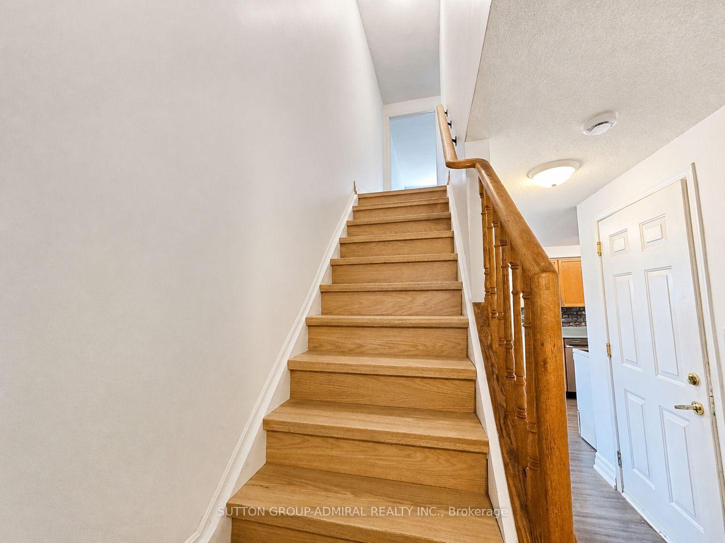 Photo 16 of 1 Seymour Crescent, Barrie, Holly — HOMEH