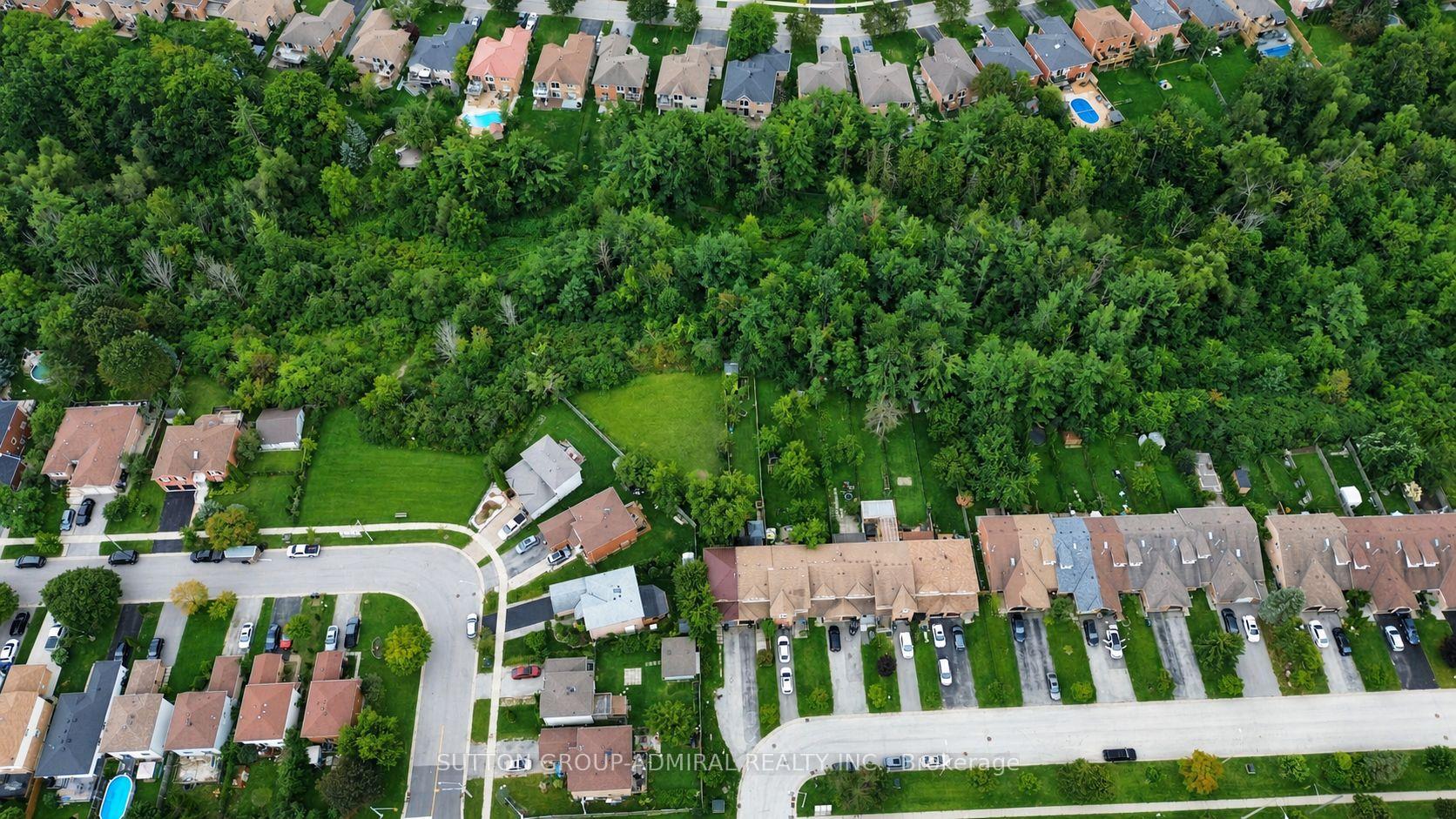 Photo 19 of 1 Seymour Crescent, Barrie, Holly — HOMEH