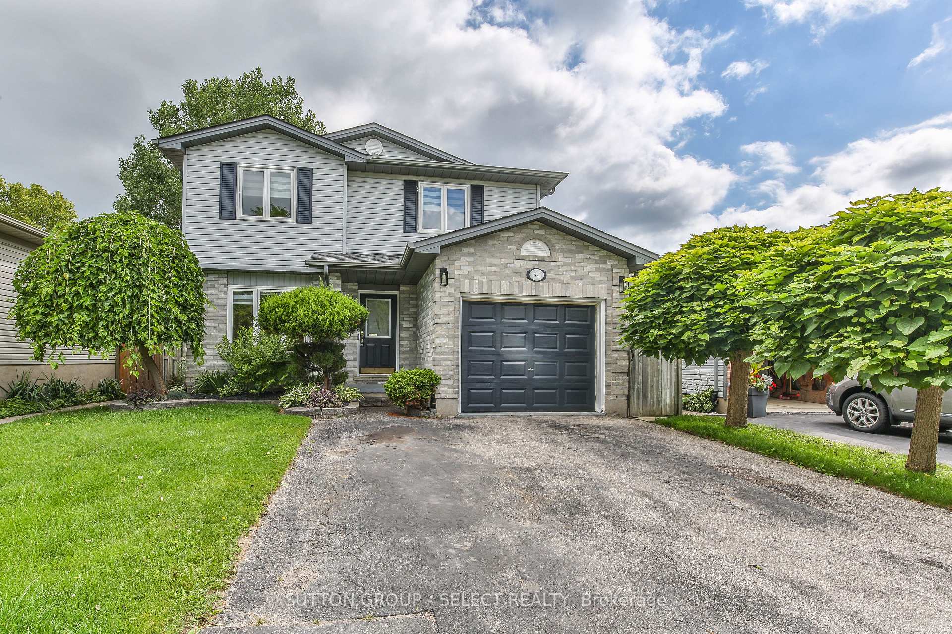 Front of 54 Sunrise Crescent