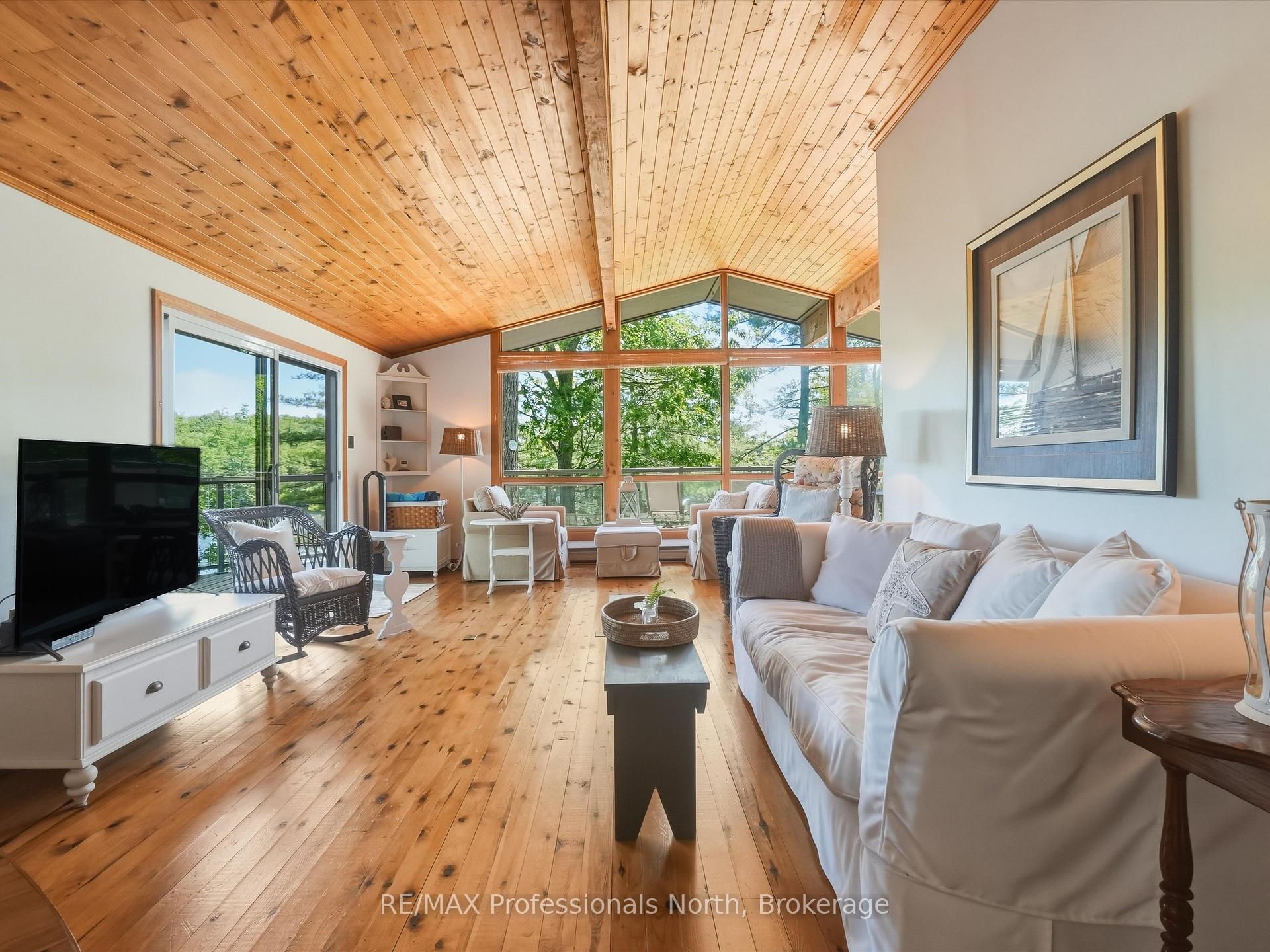 Photo 6 of 23 Taylor Island, Gravenhurst, Muskoka (S) — HOMEH