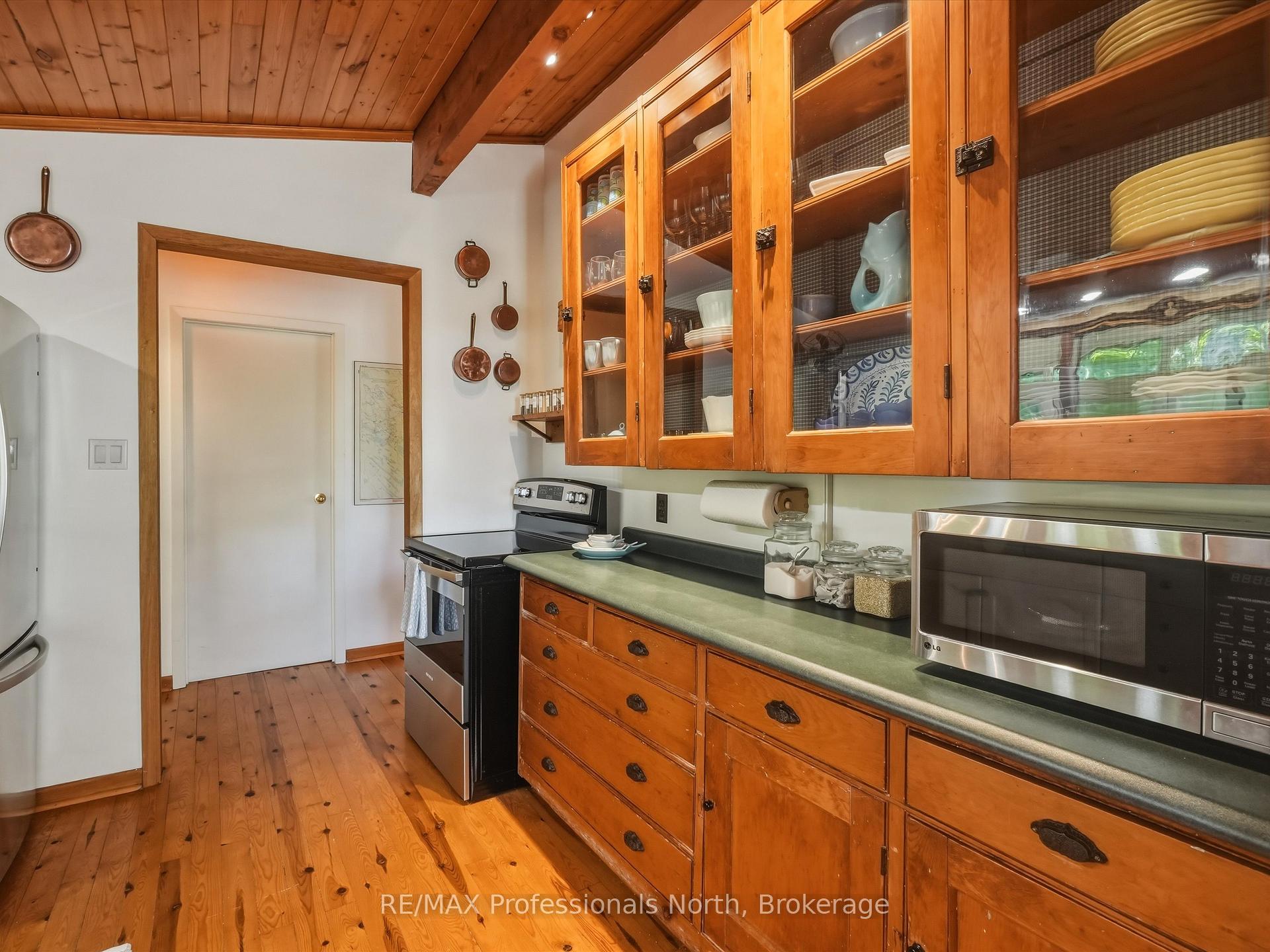 Photo 8 of 23 Taylor Island, Gravenhurst, Muskoka (S) — HOMEH