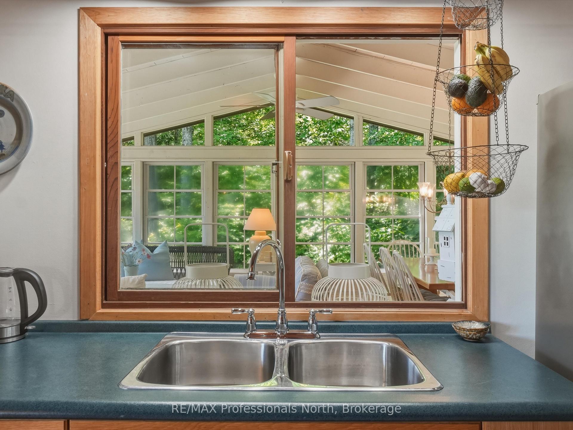 Photo 10 of 23 Taylor Island, Gravenhurst, Muskoka (S) — HOMEH