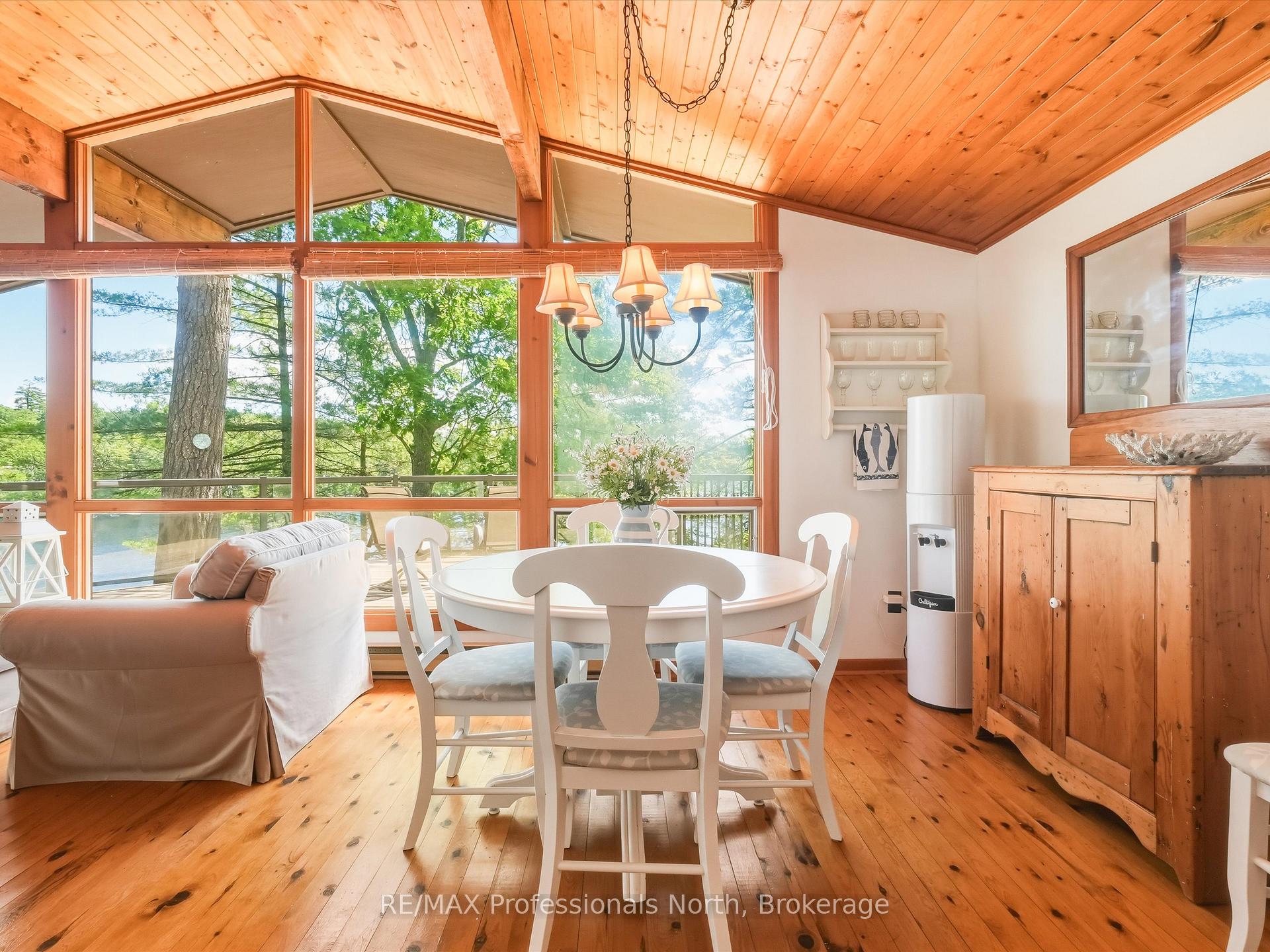 Photo 12 of 23 Taylor Island, Gravenhurst, Muskoka (S) — HOMEH