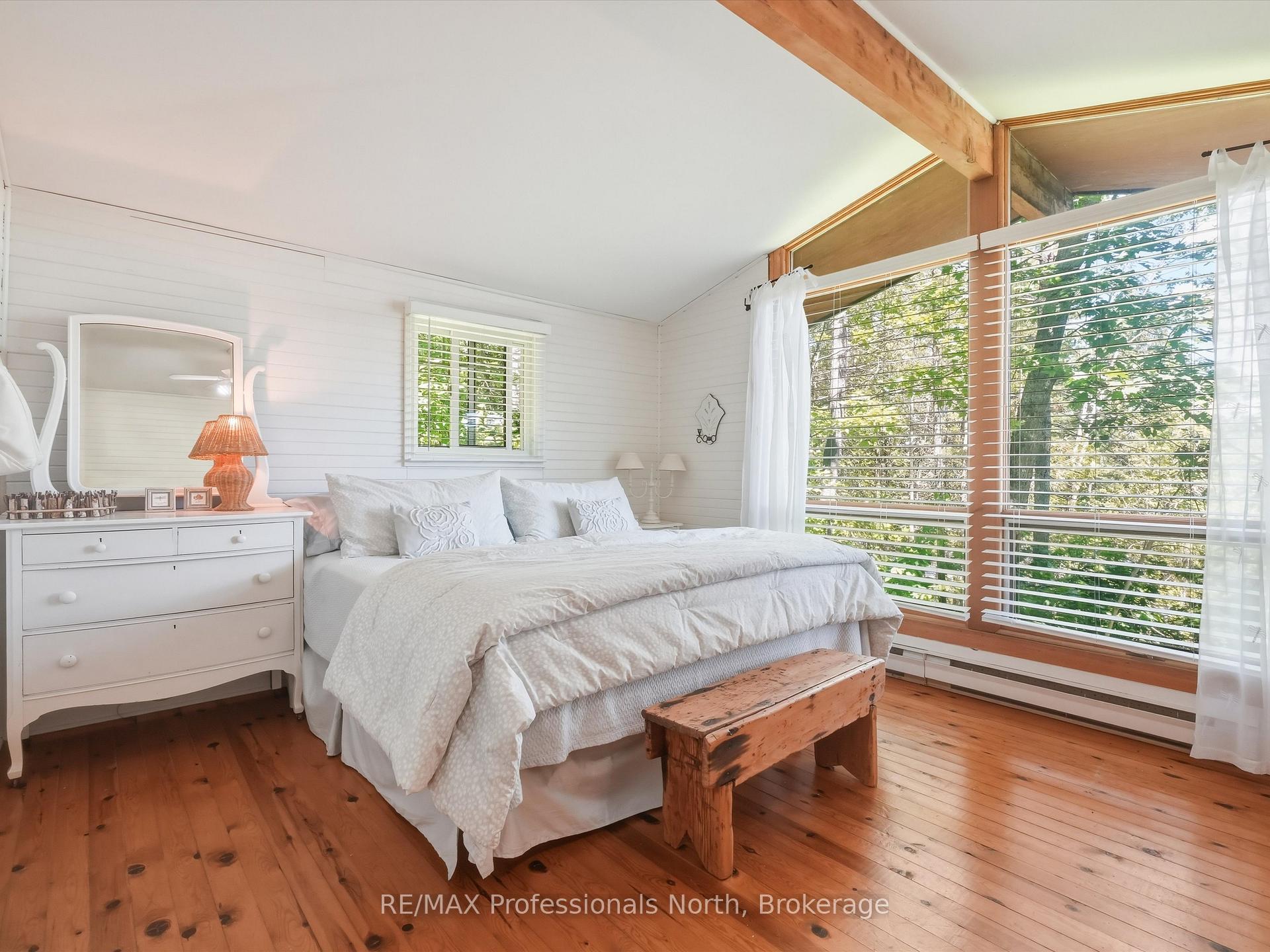 Photo 16 of 23 Taylor Island, Gravenhurst, Muskoka (S) — HOMEH