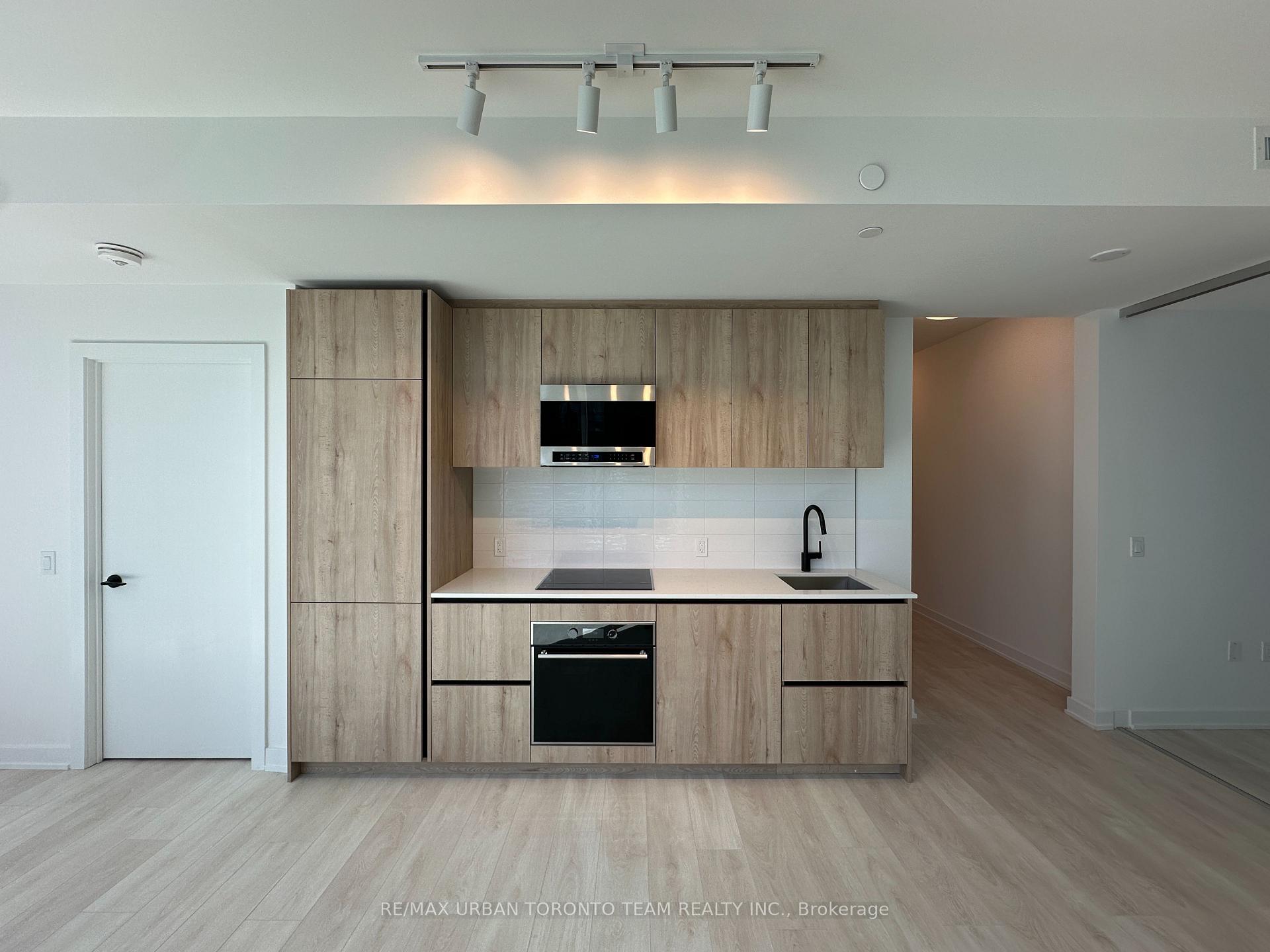 Photo 4 of Unit 2602, 117 Broadway Avenue, Toronto, Mount Pleasant West — HOMEH