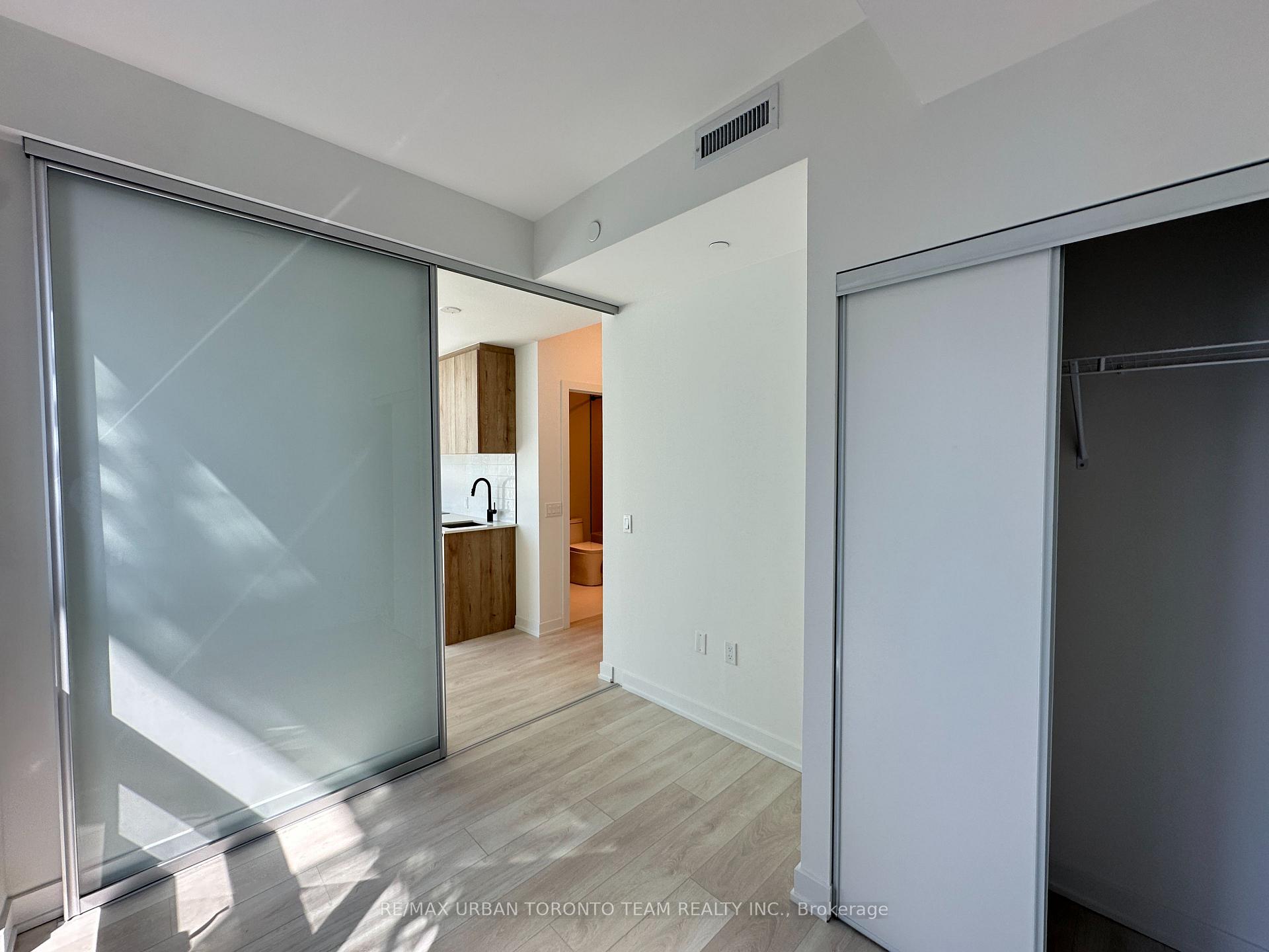 Photo 10 of Unit 2602, 117 Broadway Avenue, Toronto, Mount Pleasant West — HOMEH
