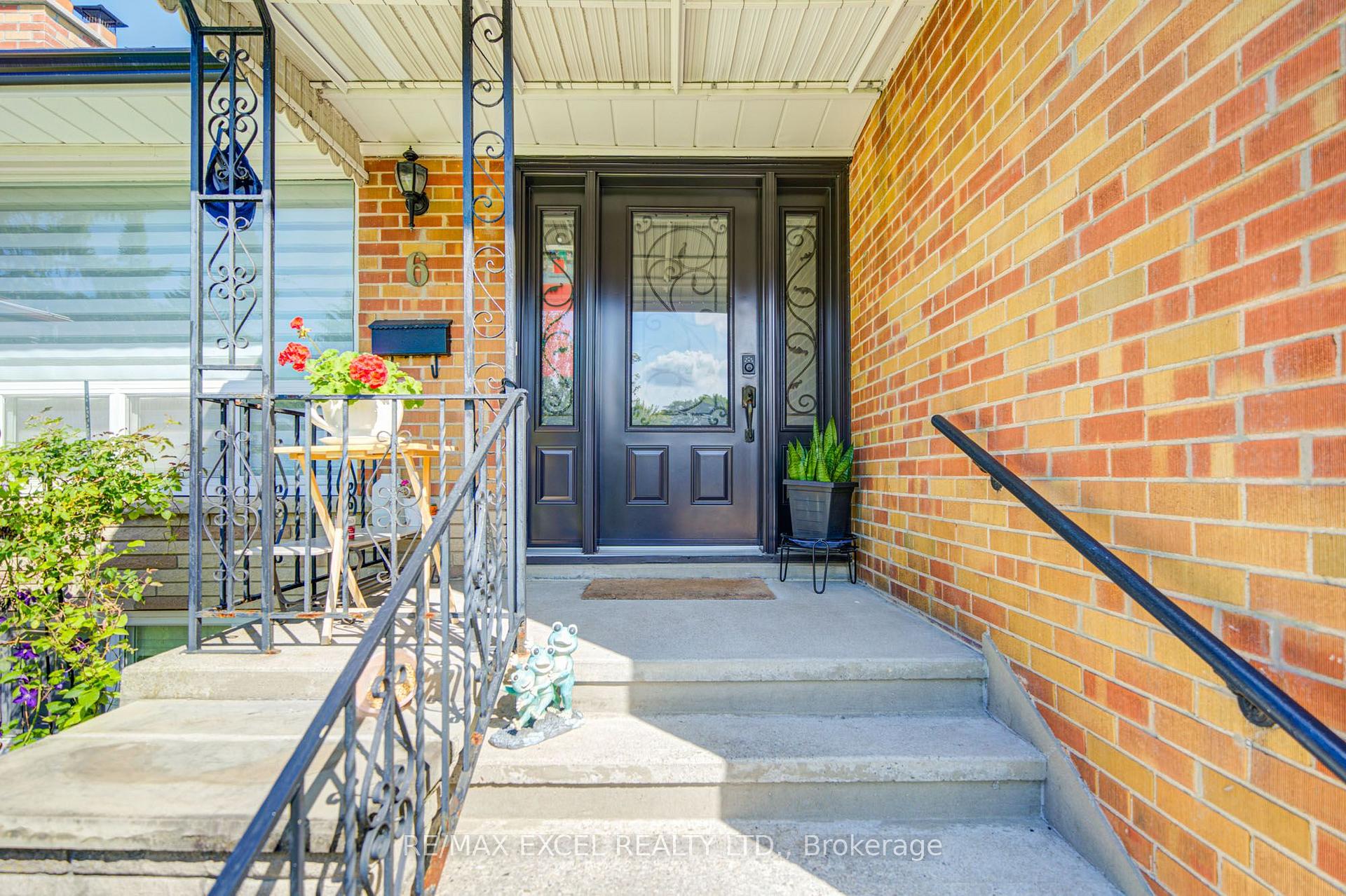Photo 3 of 6 Averill Crescent, North York, Newtonbrook East — HOMEH