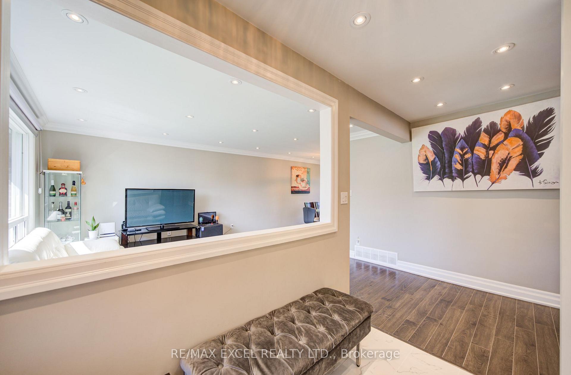 Photo 5 of 6 Averill Crescent, North York, Newtonbrook East — HOMEH