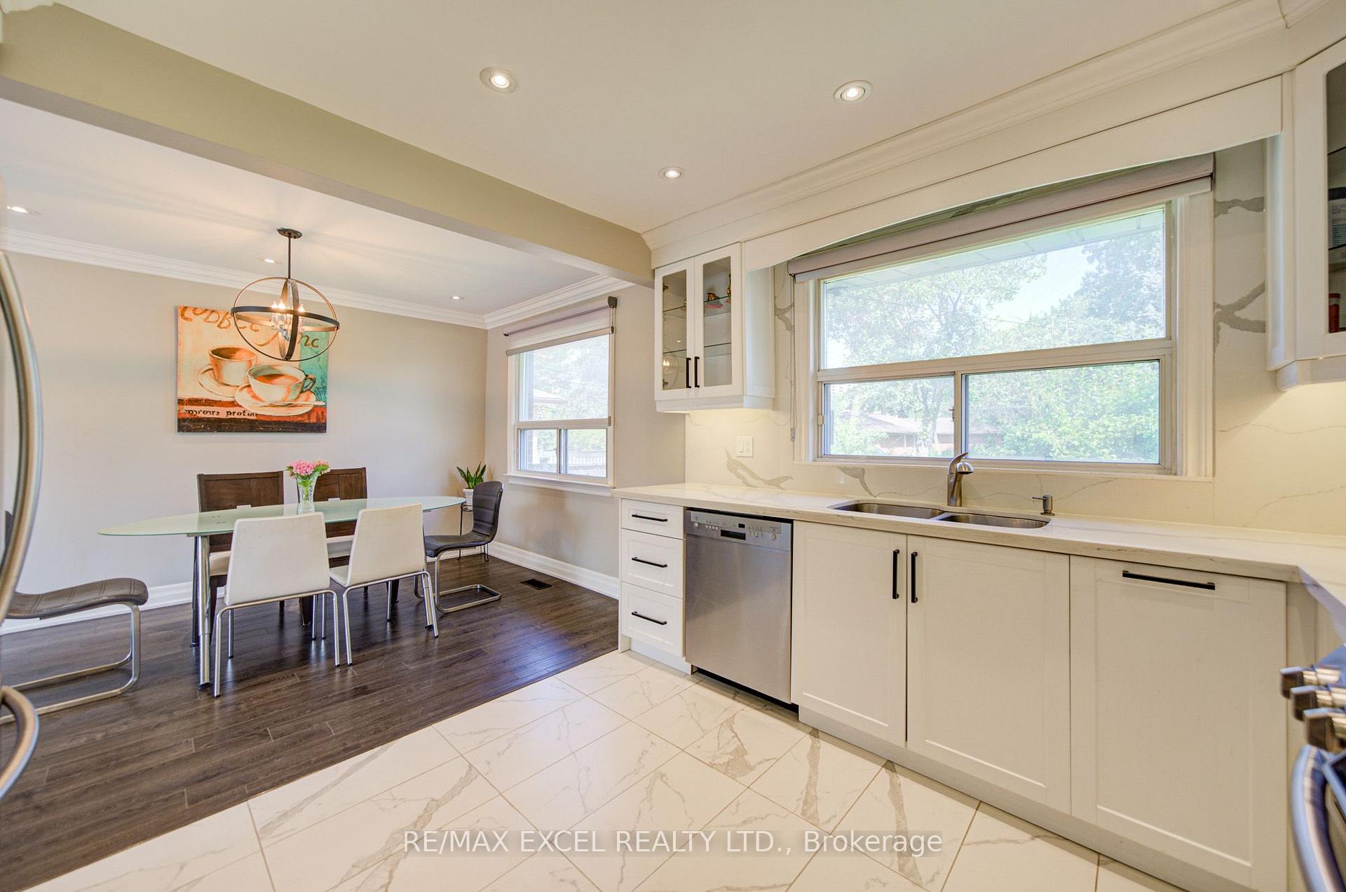 Photo 16 of 6 Averill Crescent, North York, Newtonbrook East — HOMEH