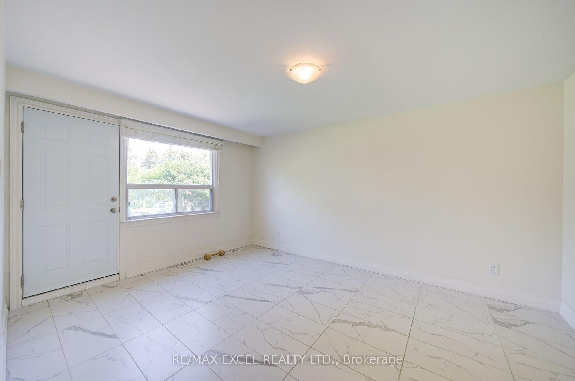 Photo 31 of 6 Averill Crescent, North York, Newtonbrook East — HOMEH