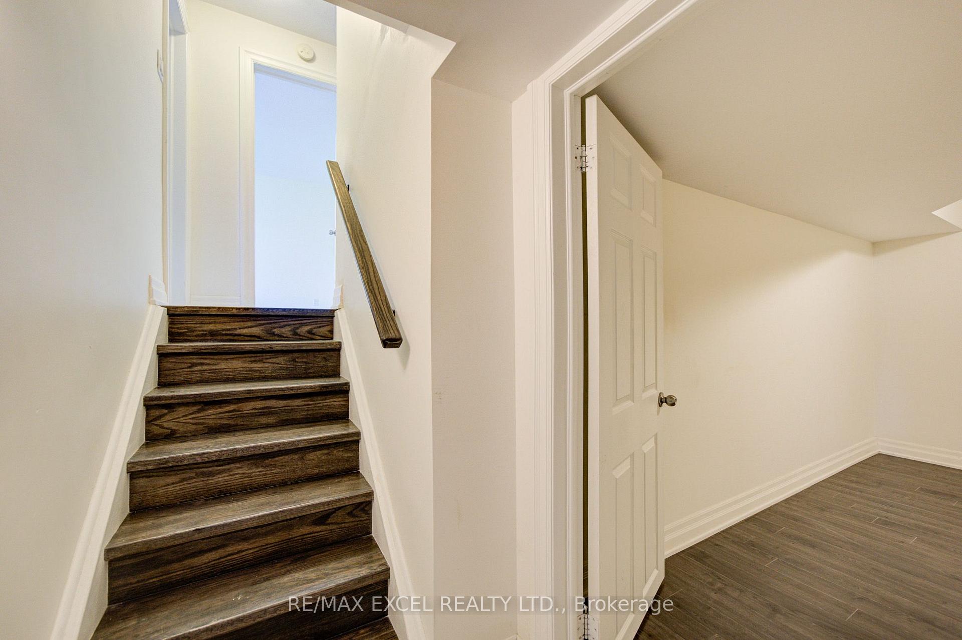 Photo 33 of 6 Averill Crescent, North York, Newtonbrook East — HOMEH