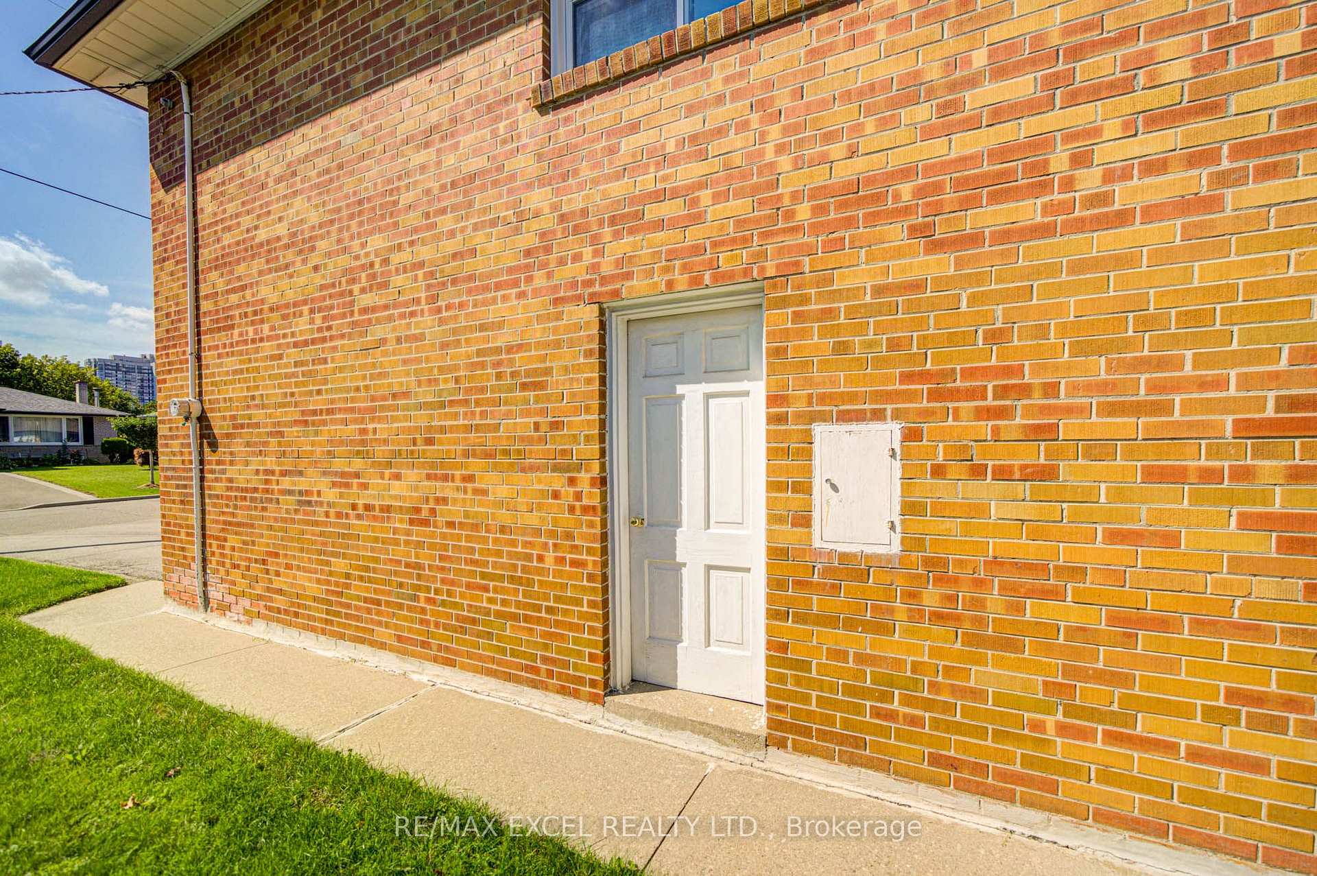 Photo 45 of 6 Averill Crescent, North York, Newtonbrook East — HOMEH