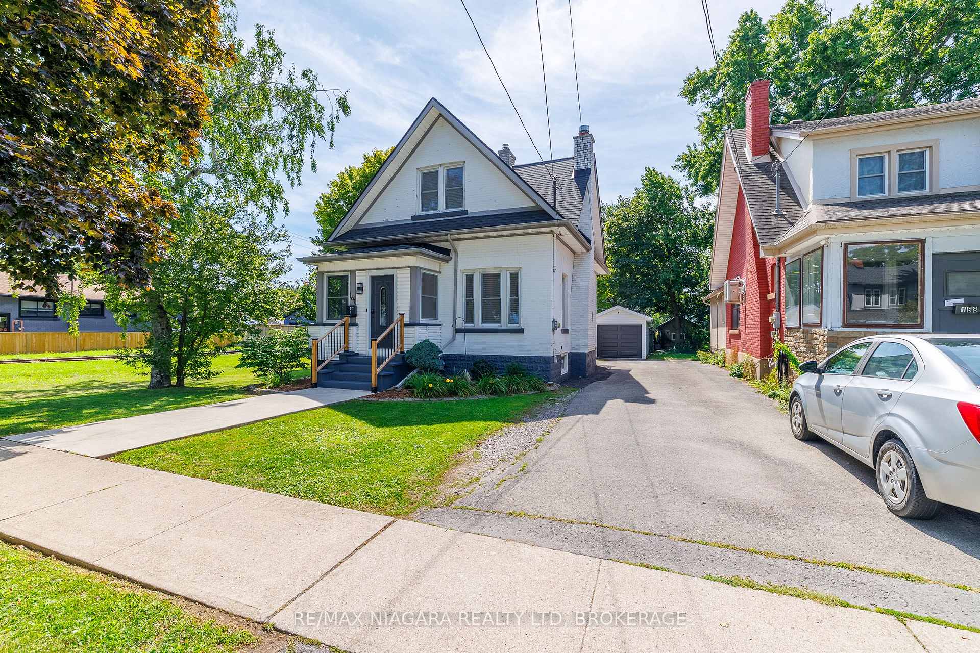 Photo 3 of 164 Kent Street, Port Colborne, Sugarloaf — HOMEH