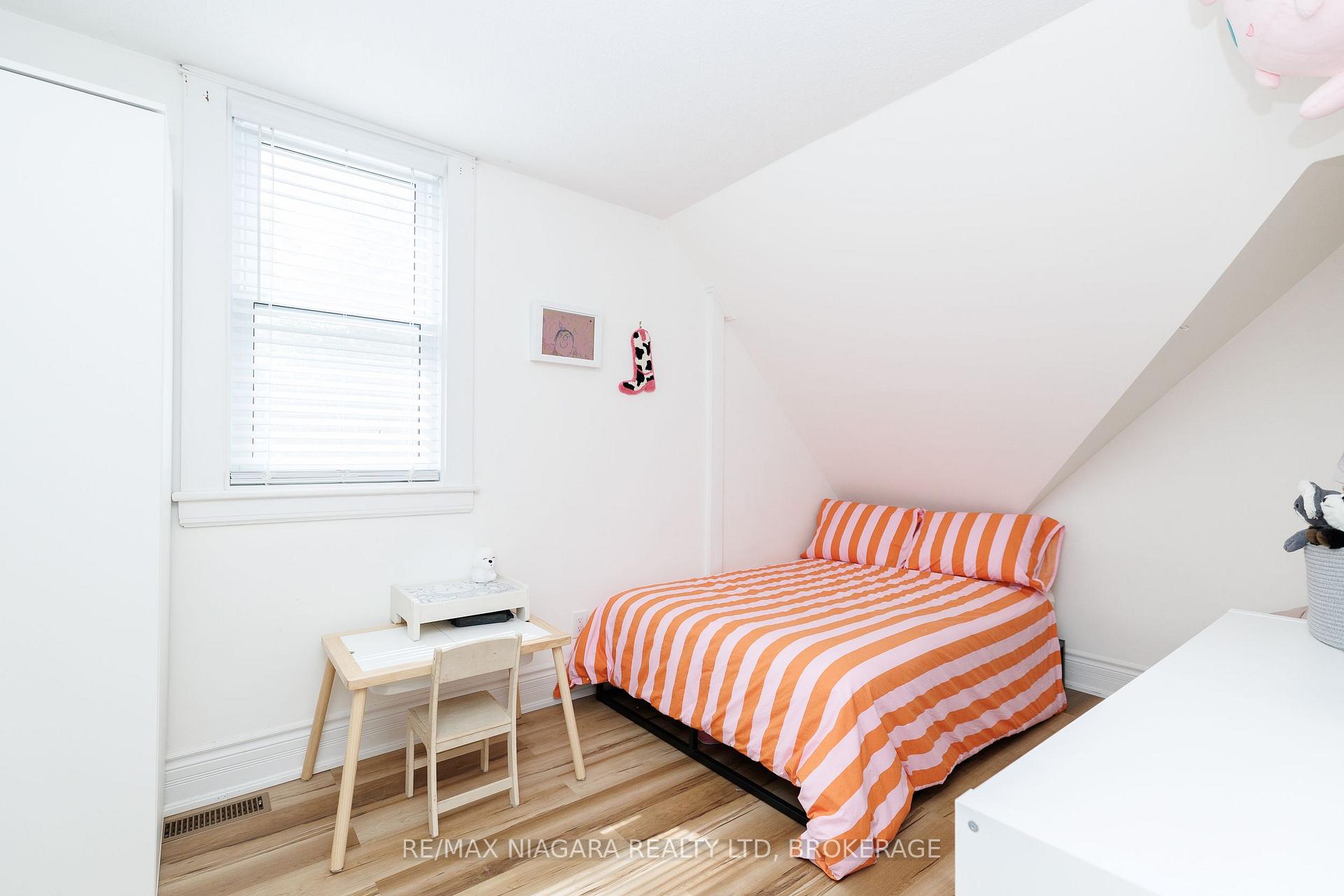 Photo 17 of 164 Kent Street, Port Colborne, Sugarloaf — HOMEH