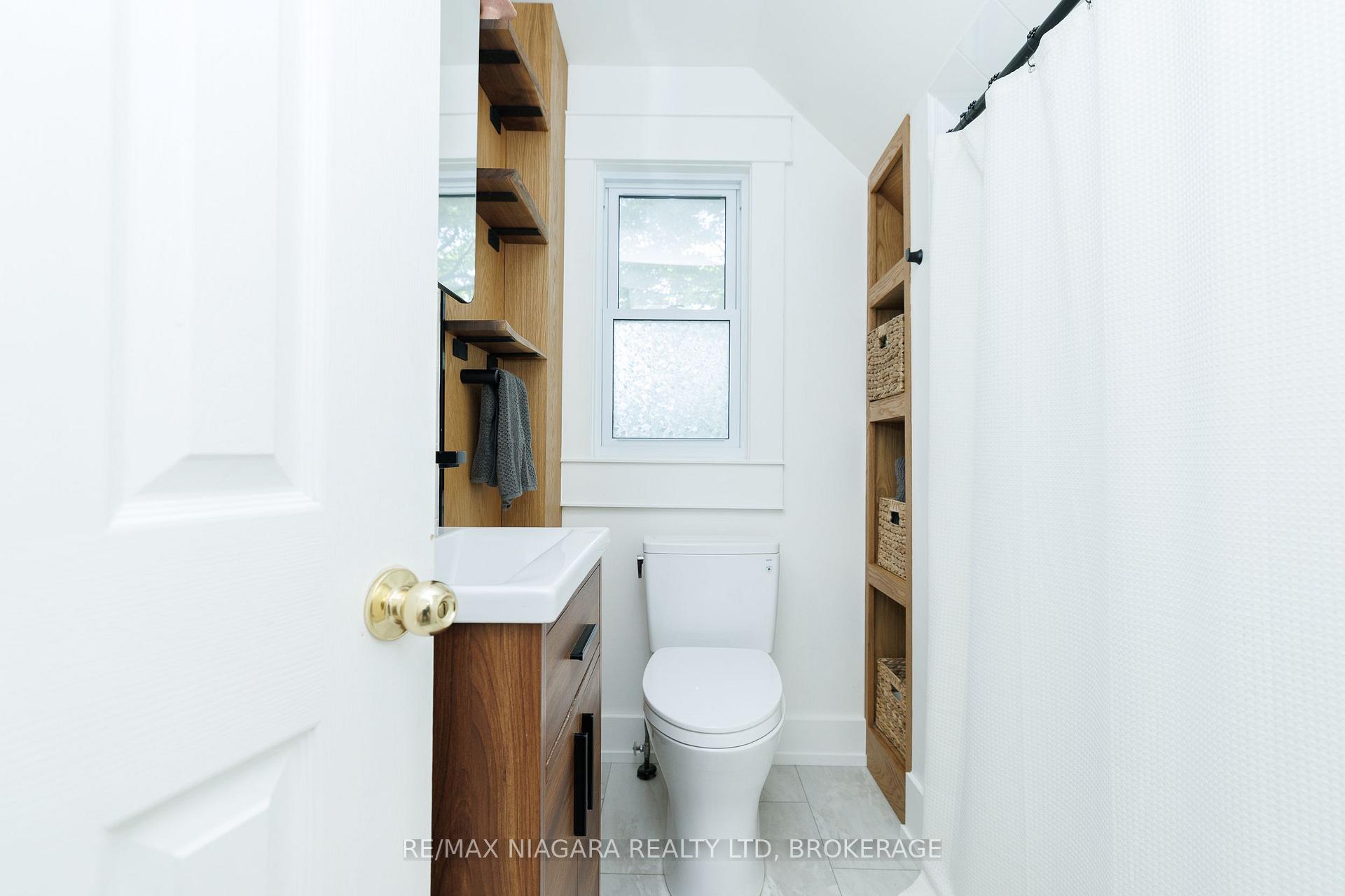 Photo 25 of 164 Kent Street, Port Colborne, Sugarloaf — HOMEH