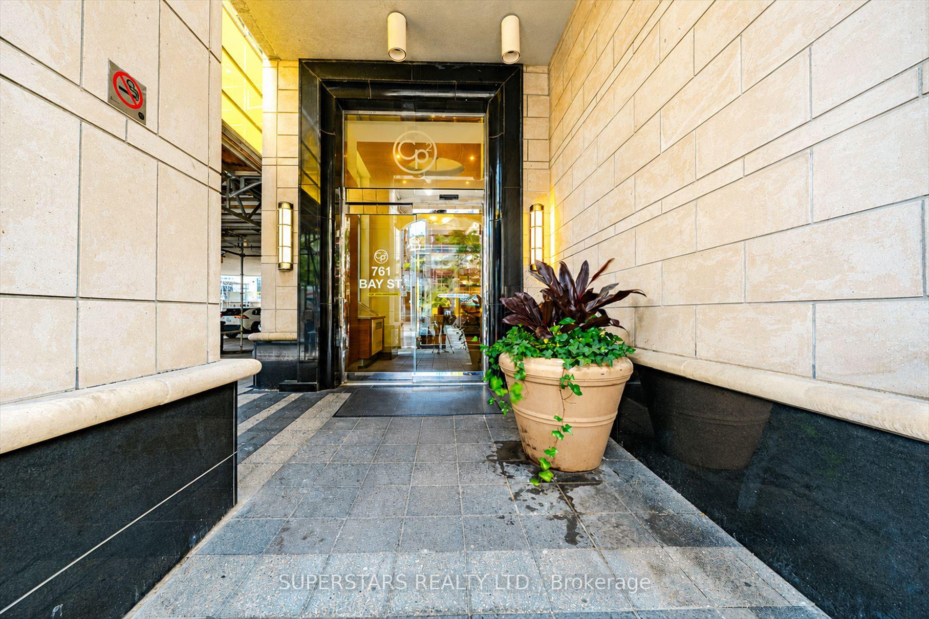 Photo 2 of Unit 1813, 761 Bay Street, Toronto, Bay Street Corridor — HOMEH