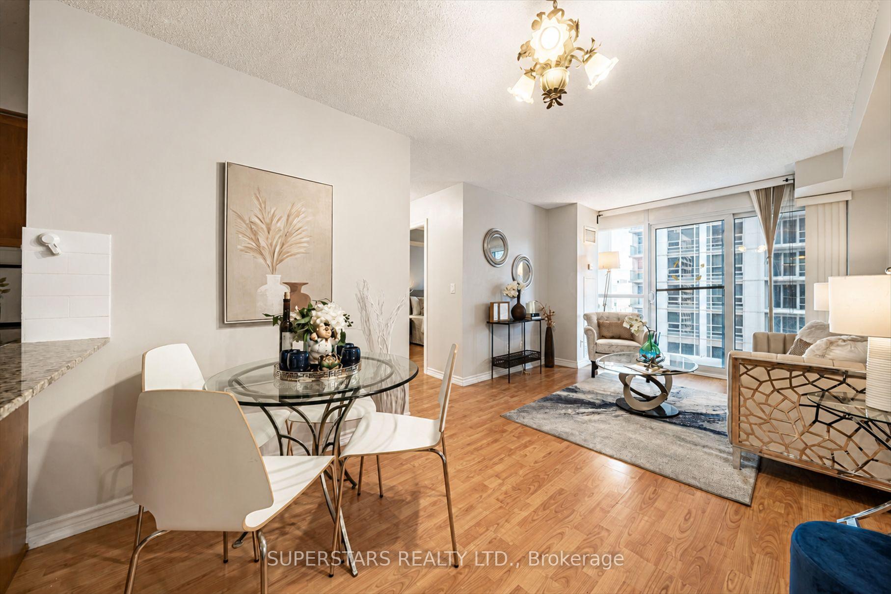 Photo 4 of Unit 1813, 761 Bay Street, Toronto, Bay Street Corridor — HOMEH