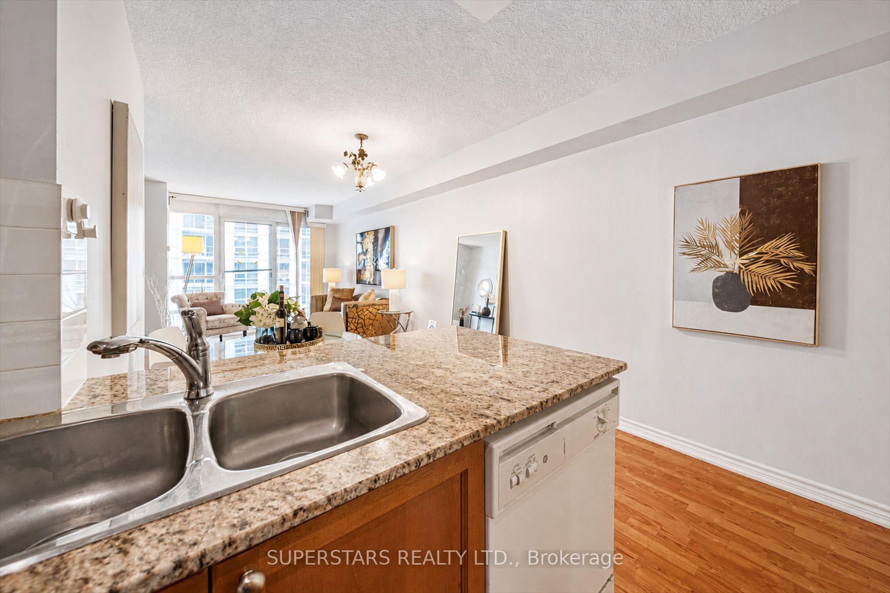 Photo 12 of Unit 1813, 761 Bay Street, Toronto, Bay Street Corridor — HOMEH