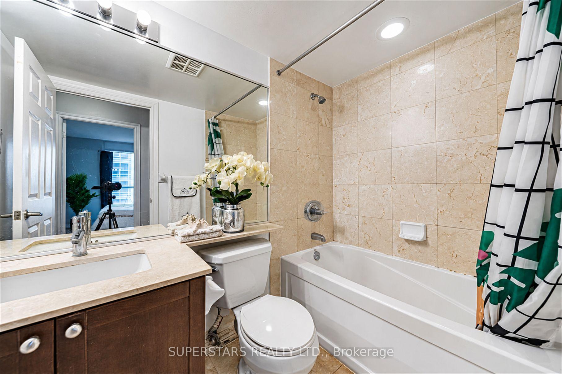 Photo 16 of Unit 1813, 761 Bay Street, Toronto, Bay Street Corridor — HOMEH