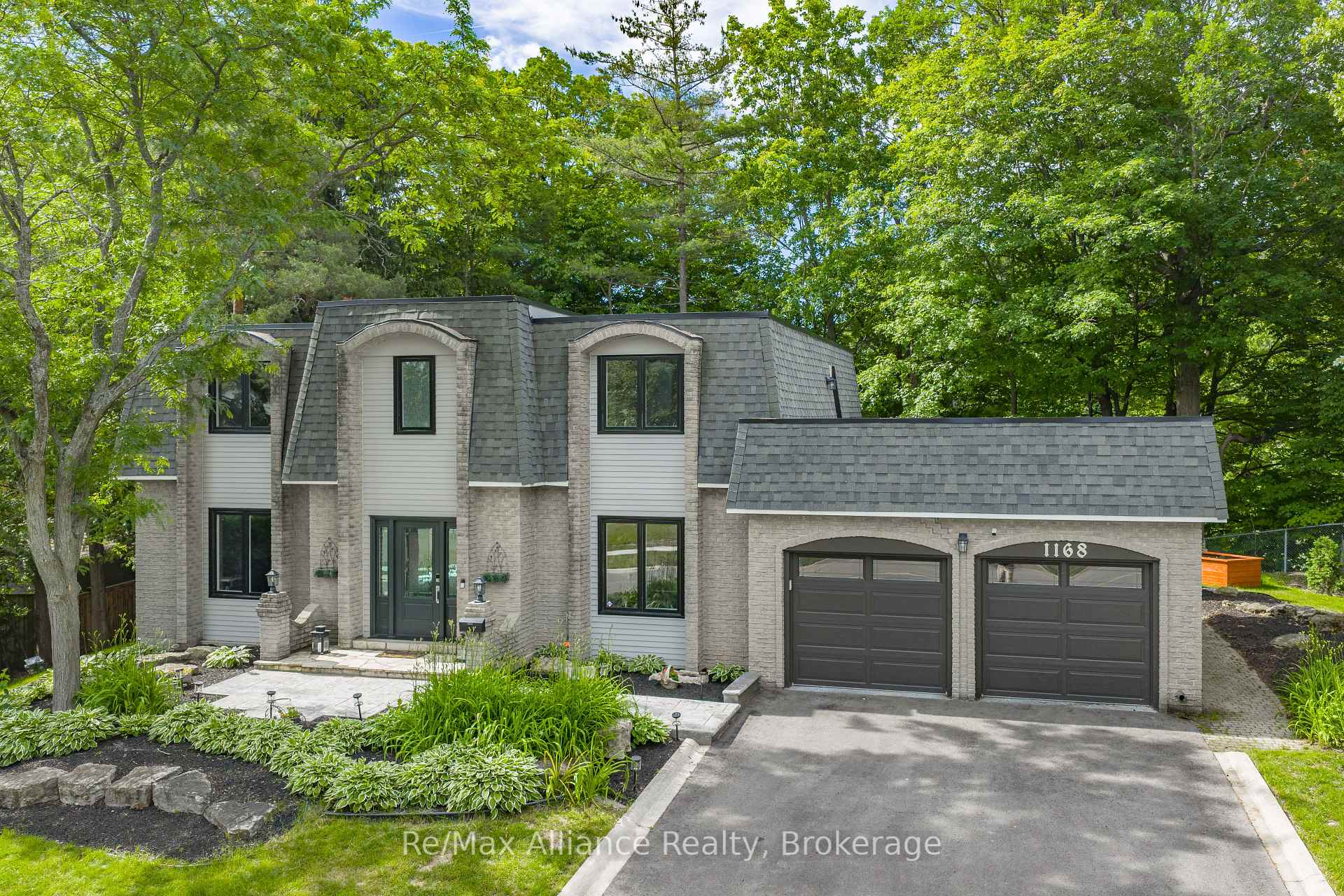 Photo 2 of 1168 Havendale Boulevard, Burlington, Tyandaga — HOMEH