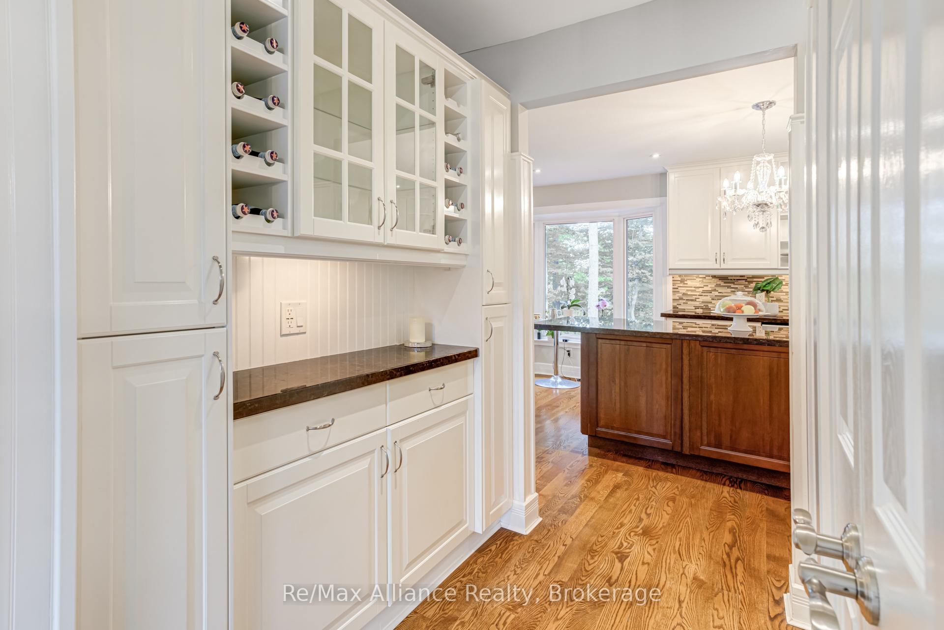 Photo 8 of 1168 Havendale Boulevard, Burlington, Tyandaga — HOMEH