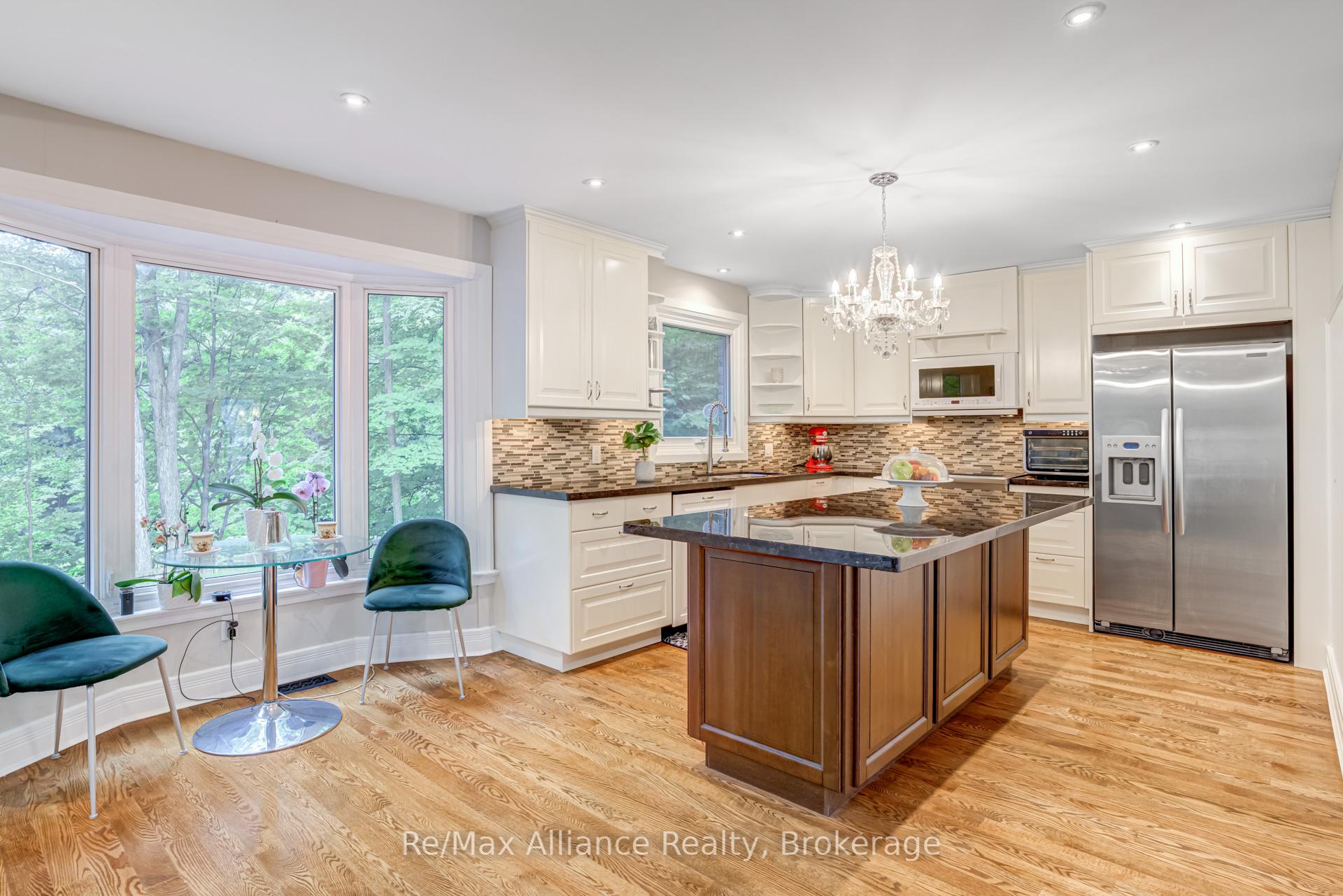 Photo 9 of 1168 Havendale Boulevard, Burlington, Tyandaga — HOMEH