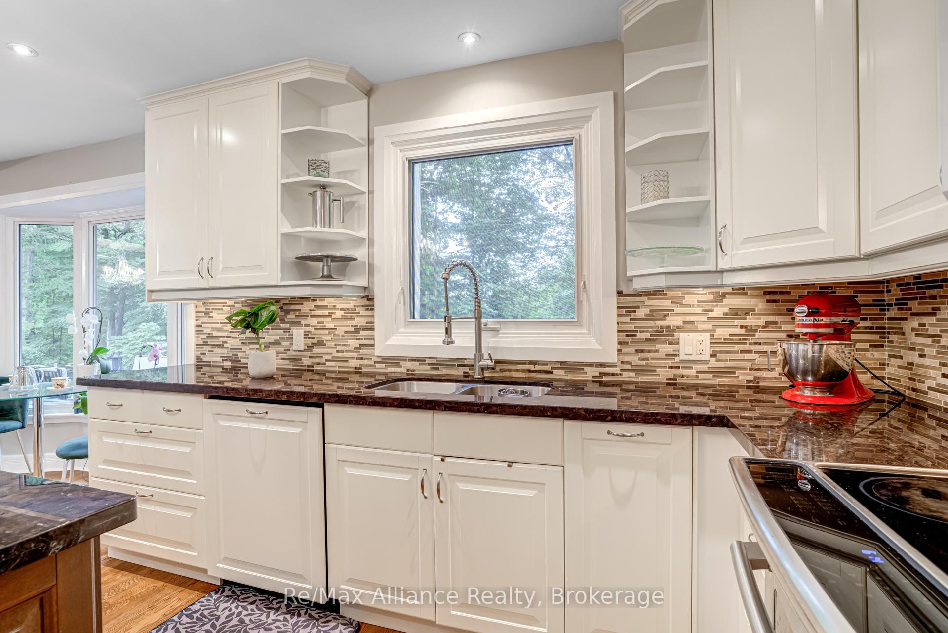 Photo 11 of 1168 Havendale Boulevard, Burlington, Tyandaga — HOMEH