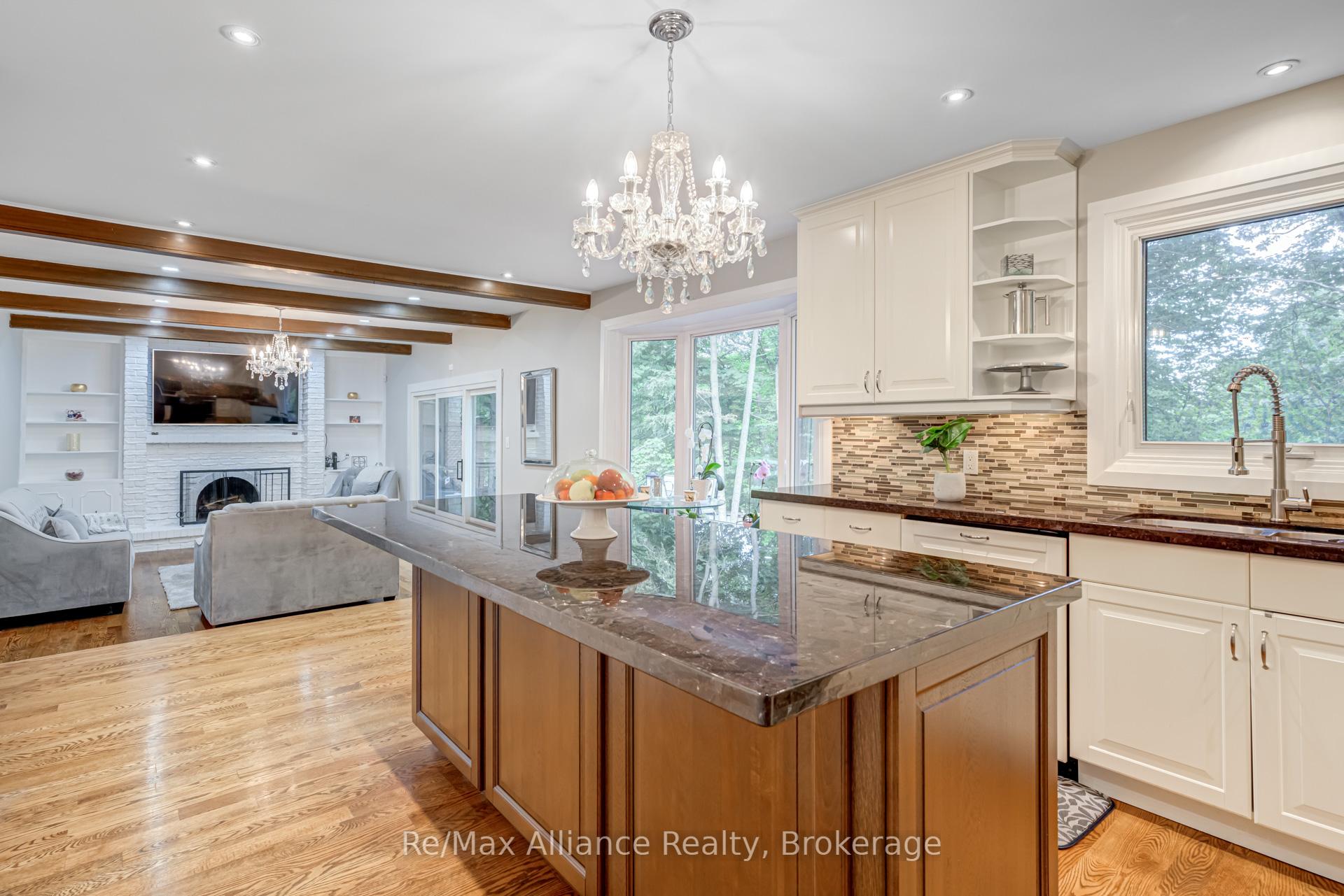 Photo 12 of 1168 Havendale Boulevard, Burlington, Tyandaga — HOMEH