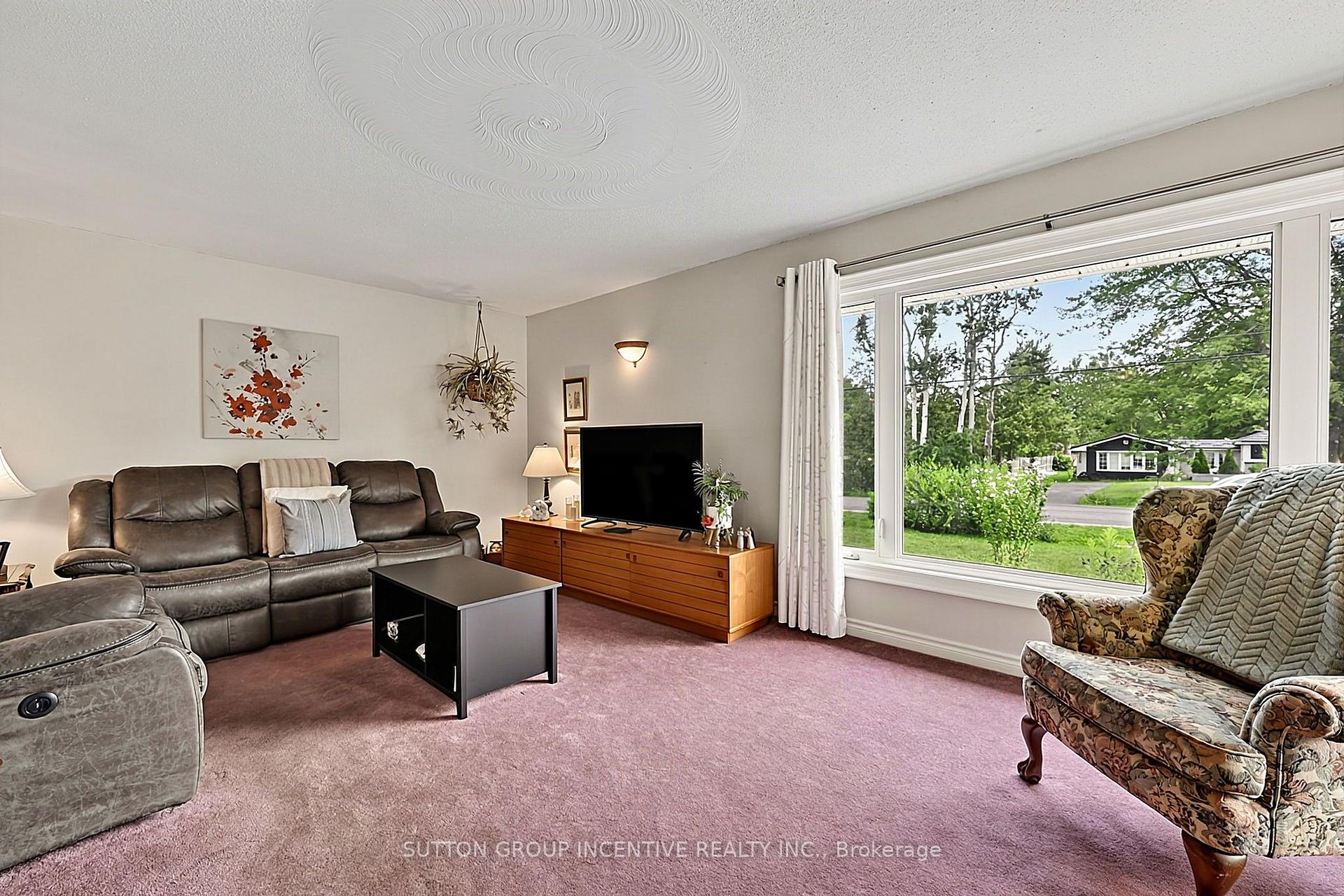 Photo 7 of 1006 Lebanon Drive, Innisfil, Alcona — HOMEH