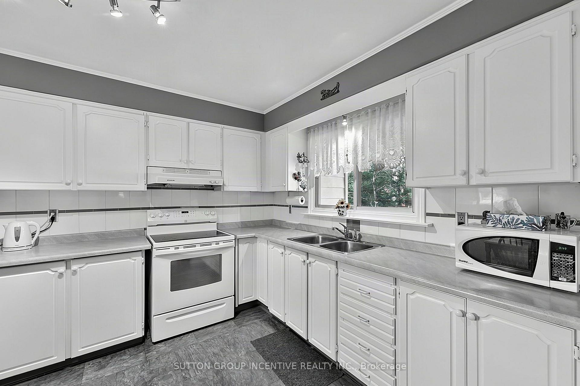 Photo 13 of 1006 Lebanon Drive, Innisfil, Alcona — HOMEH