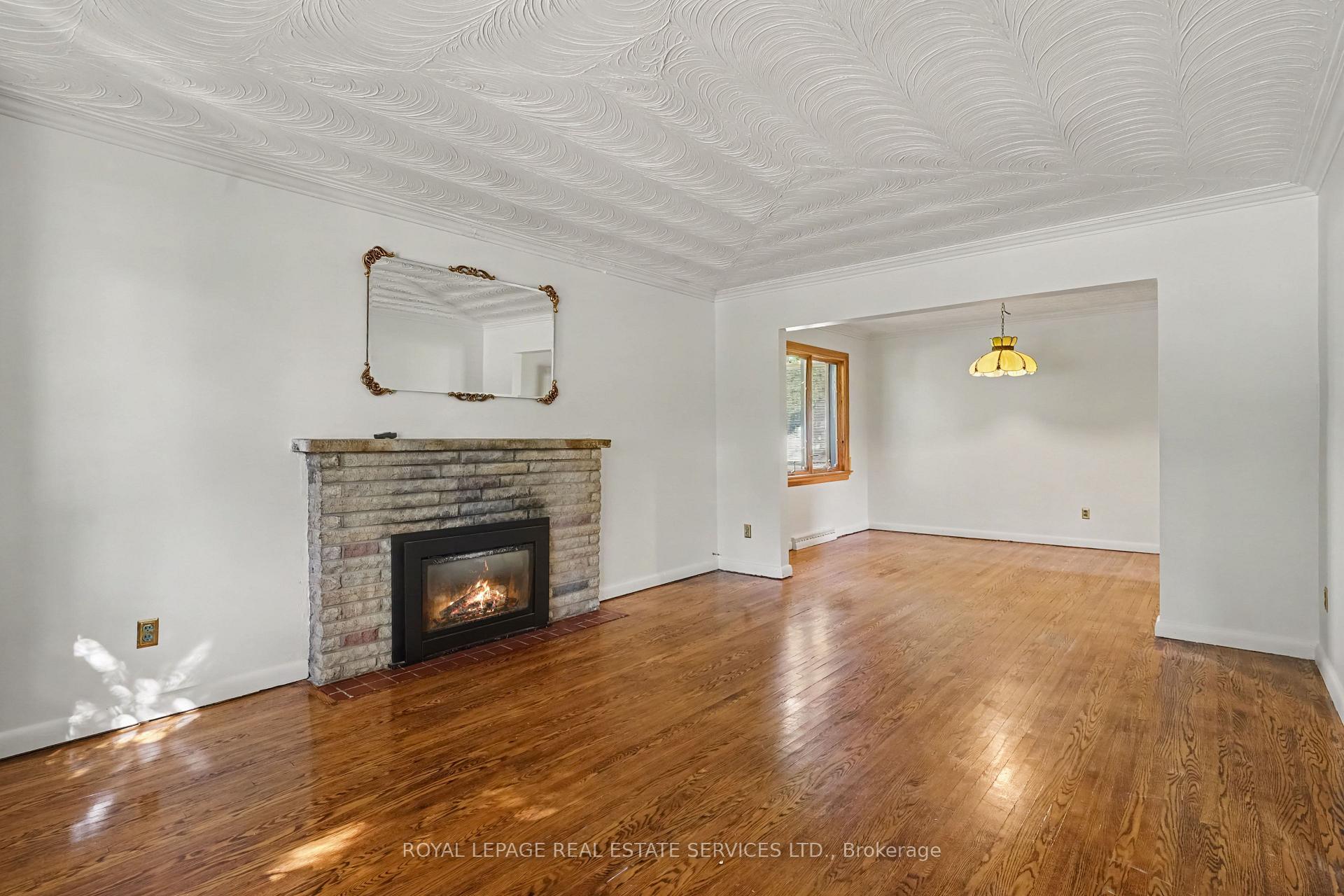 Photo 6 of 647 Burnhamthorpe Road, Etobicoke, Etobicoke West Mall — HOMEH