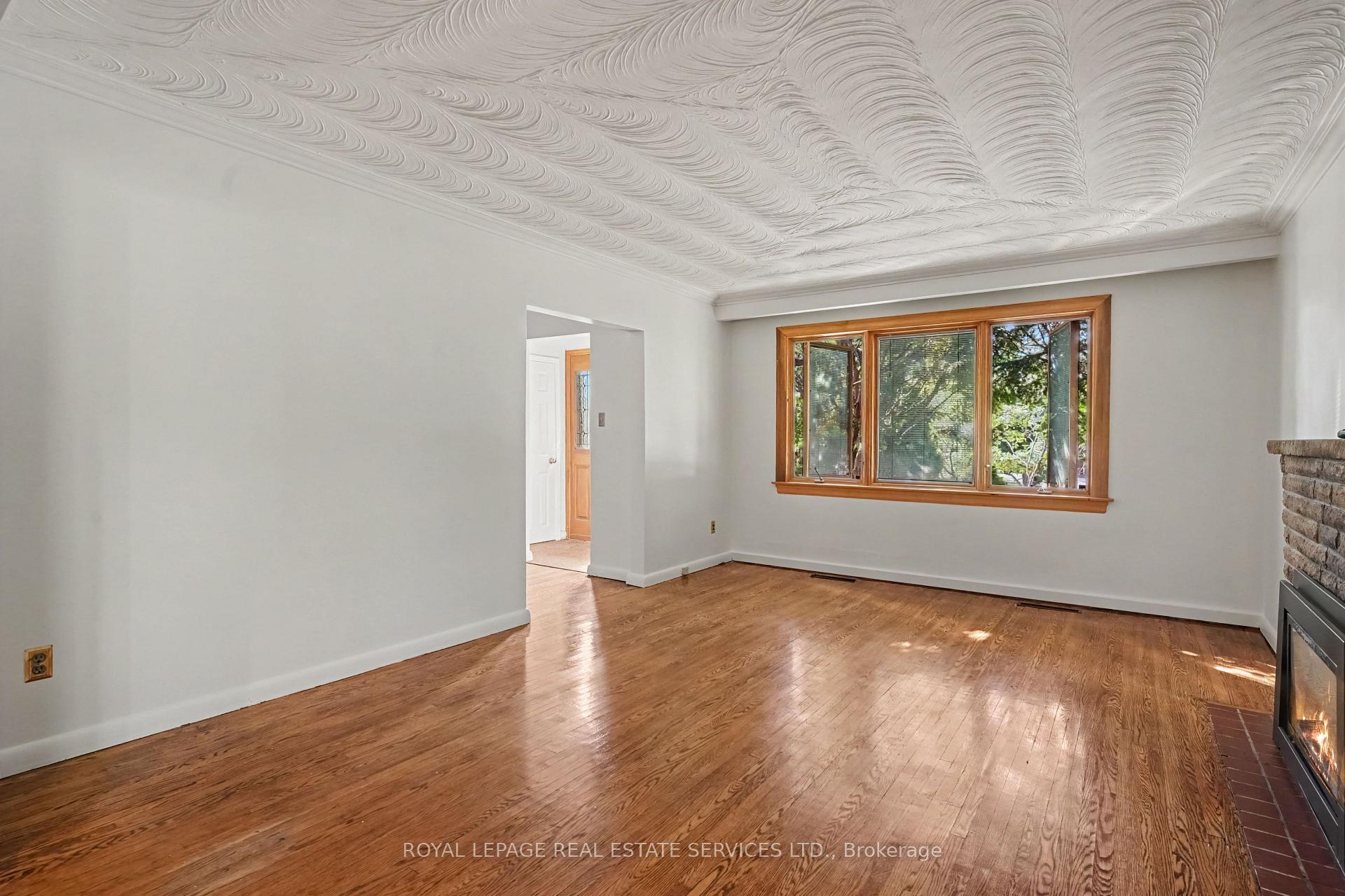 Photo 9 of 647 Burnhamthorpe Road, Etobicoke, Etobicoke West Mall — HOMEH