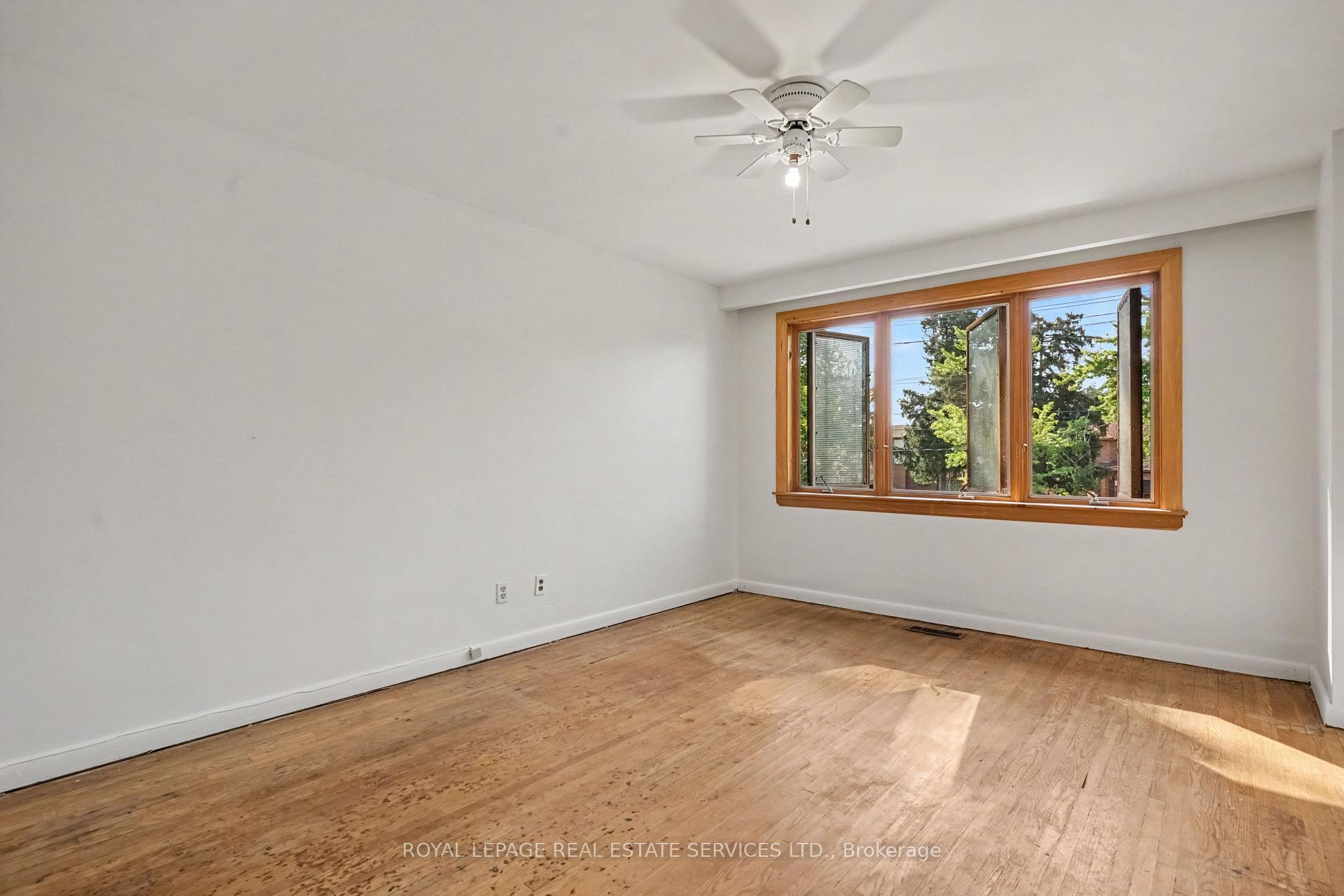 Photo 18 of 647 Burnhamthorpe Road, Etobicoke, Etobicoke West Mall — HOMEH