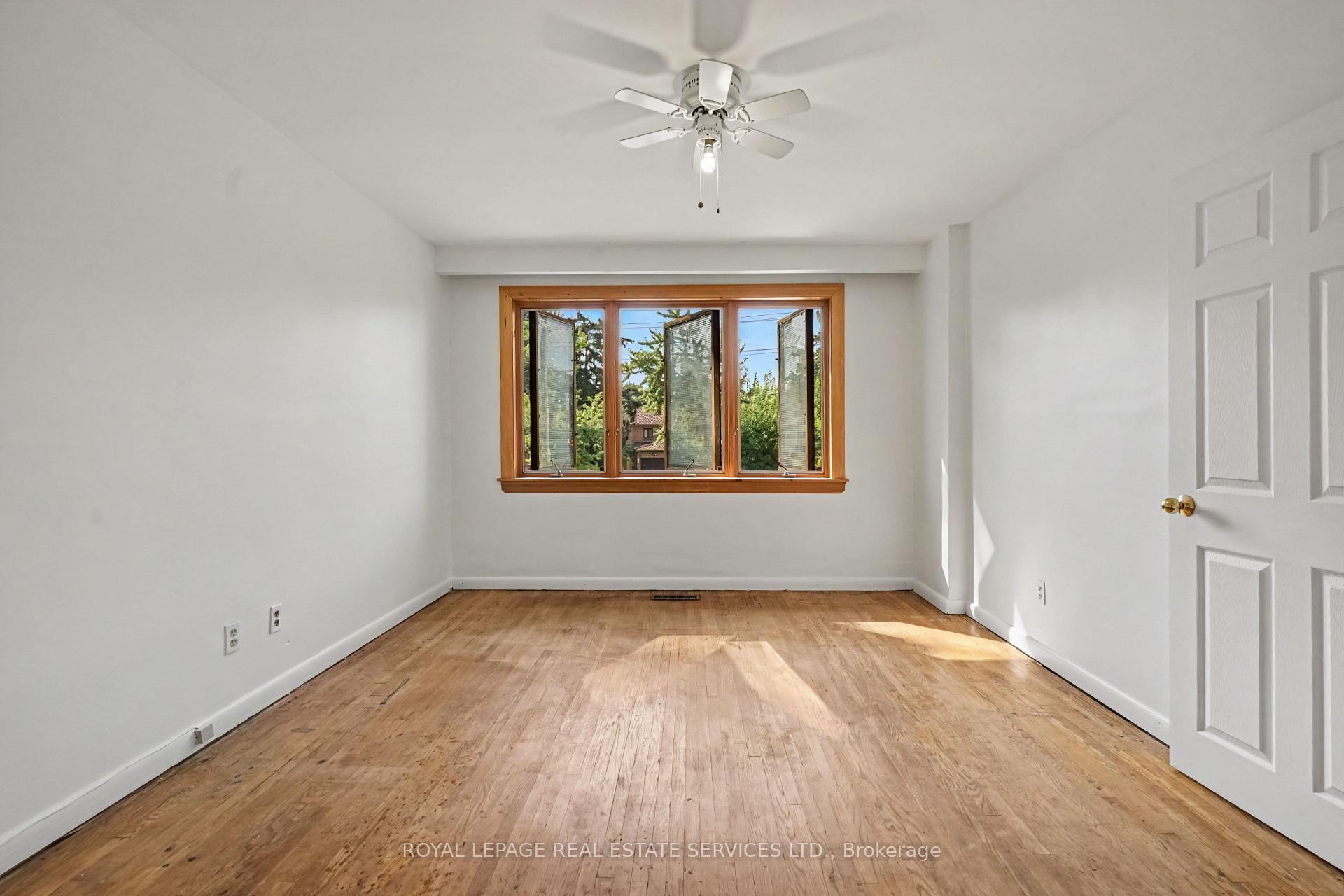 Photo 19 of 647 Burnhamthorpe Road, Etobicoke, Etobicoke West Mall — HOMEH